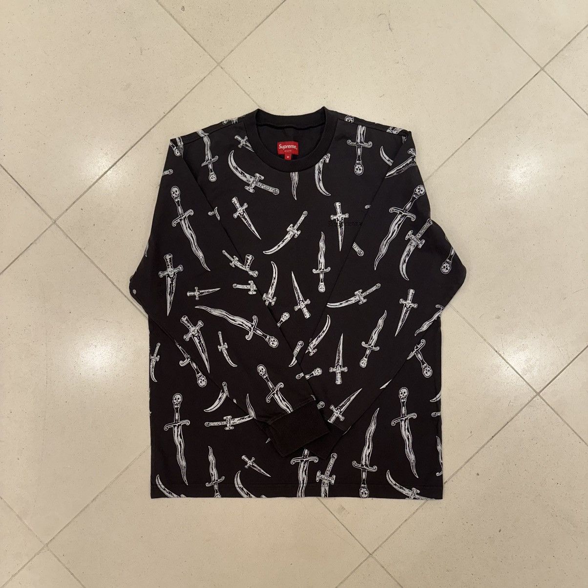 Supreme Supreme Daggers L/S Top Size US M / EU 48-50 / 2 - 1 Thumbnail