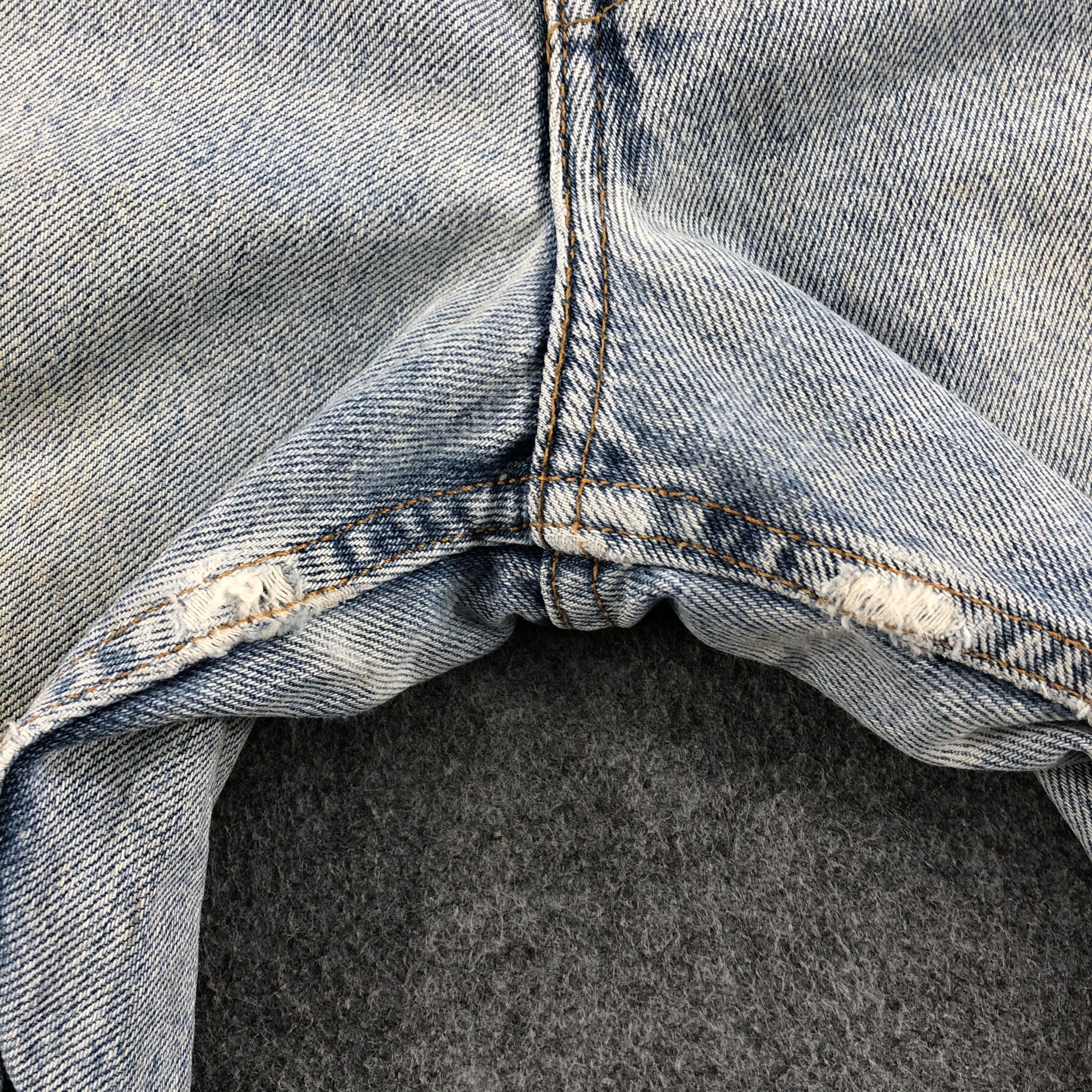 Levi's 90s Vintage Light Wash Levis 550 Jeans-J1683 Size US 31 - 8 Thumbnail