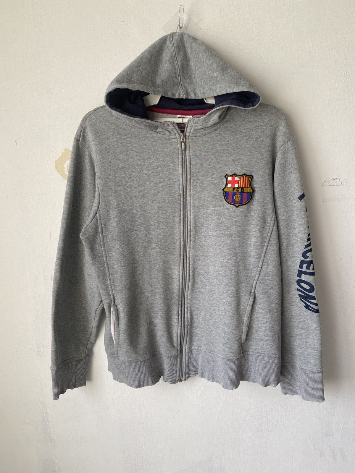 Japanese Brand × Vintage FC Barcelona Grey Zip-Up Hoodie Vintage Sportswear Fan Gear Size US XXS / EU 40 - 1 Thumbnail