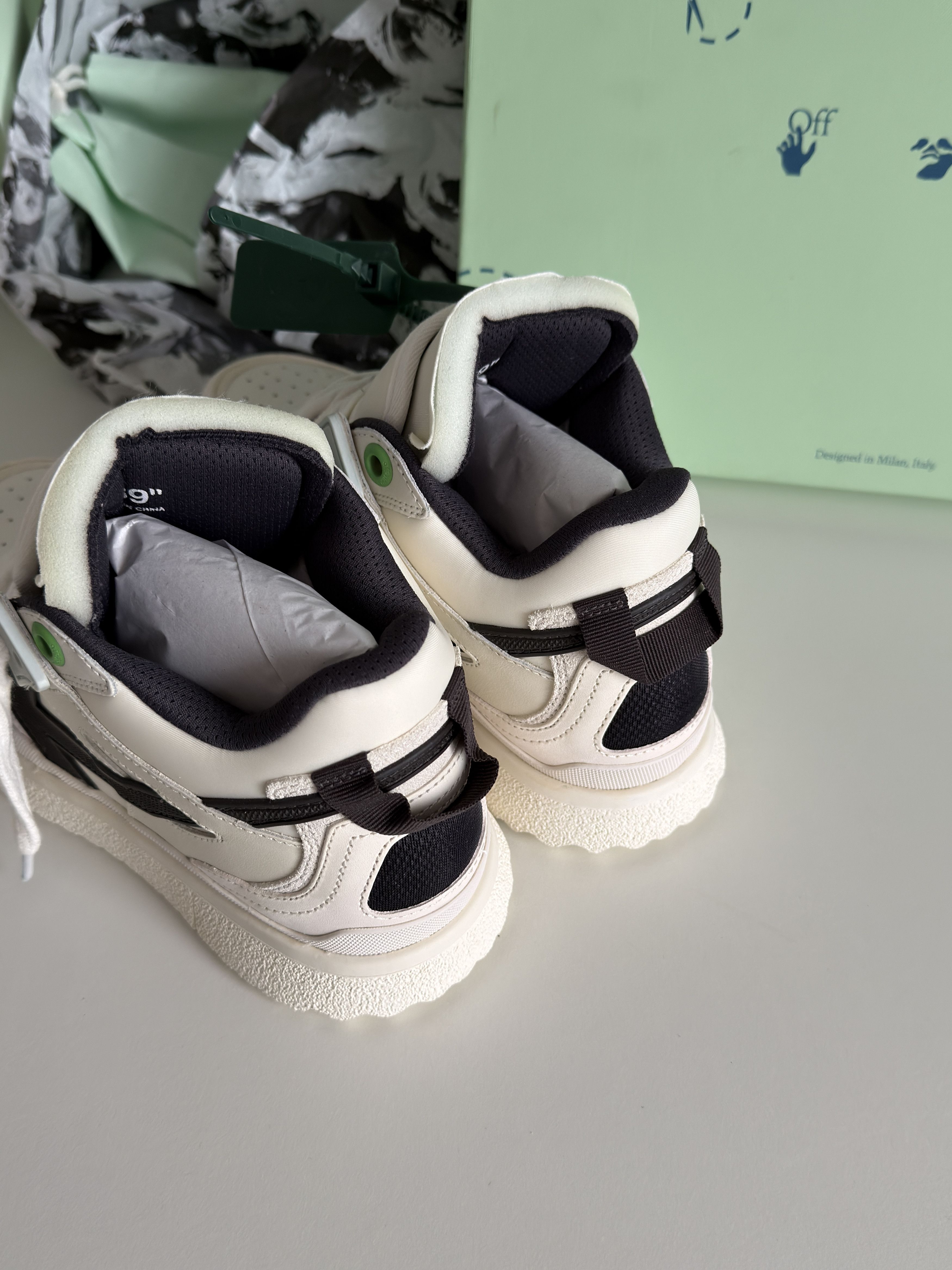 Off-White Off White Sneakers Size 39 ( womens ) Size US 6 / EU 39 - 8 Thumbnail