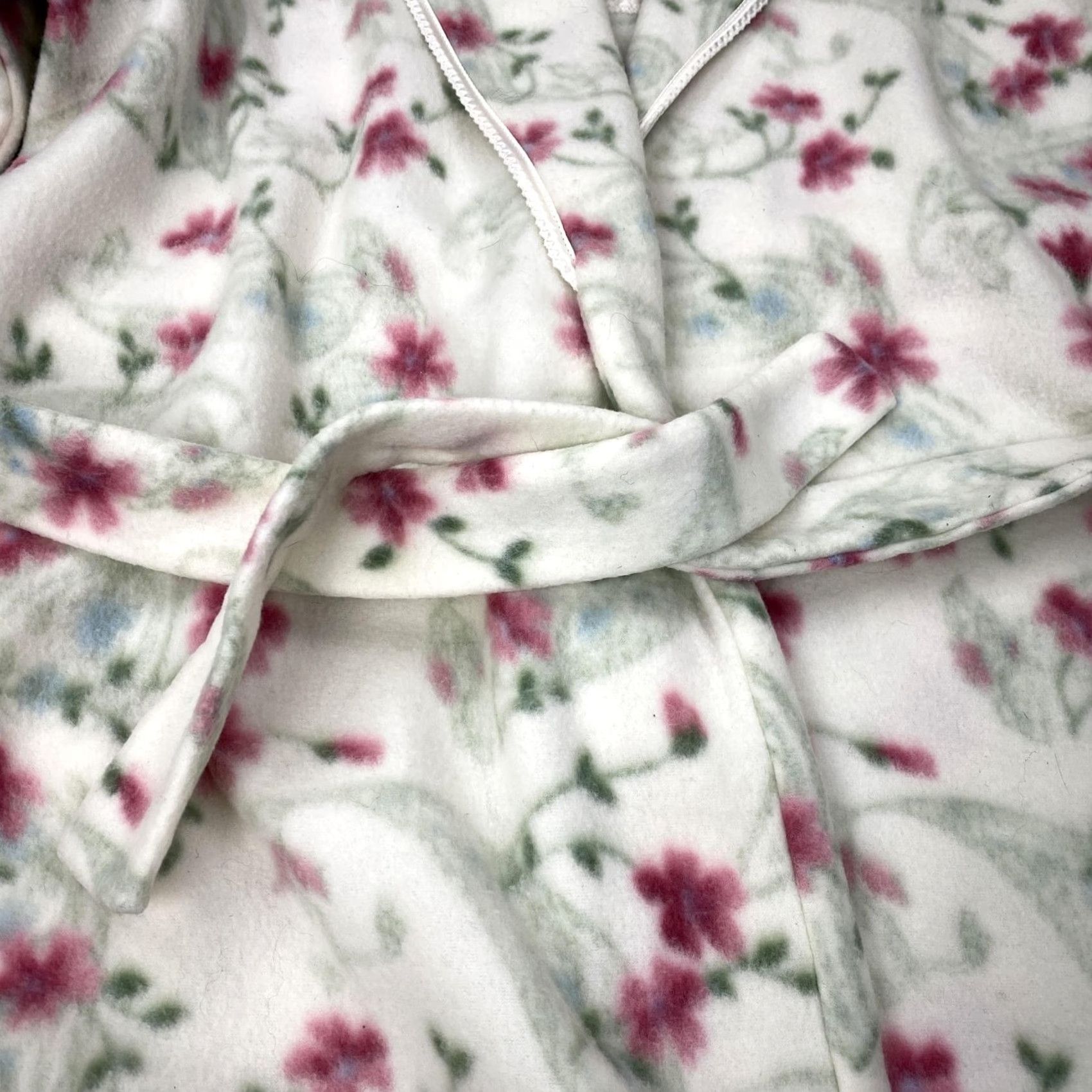 Vintage Erika Taylor Intimates Robe Womens Small White Fleece Floral Belted Lounge Size ONE SIZE - 6 Thumbnail