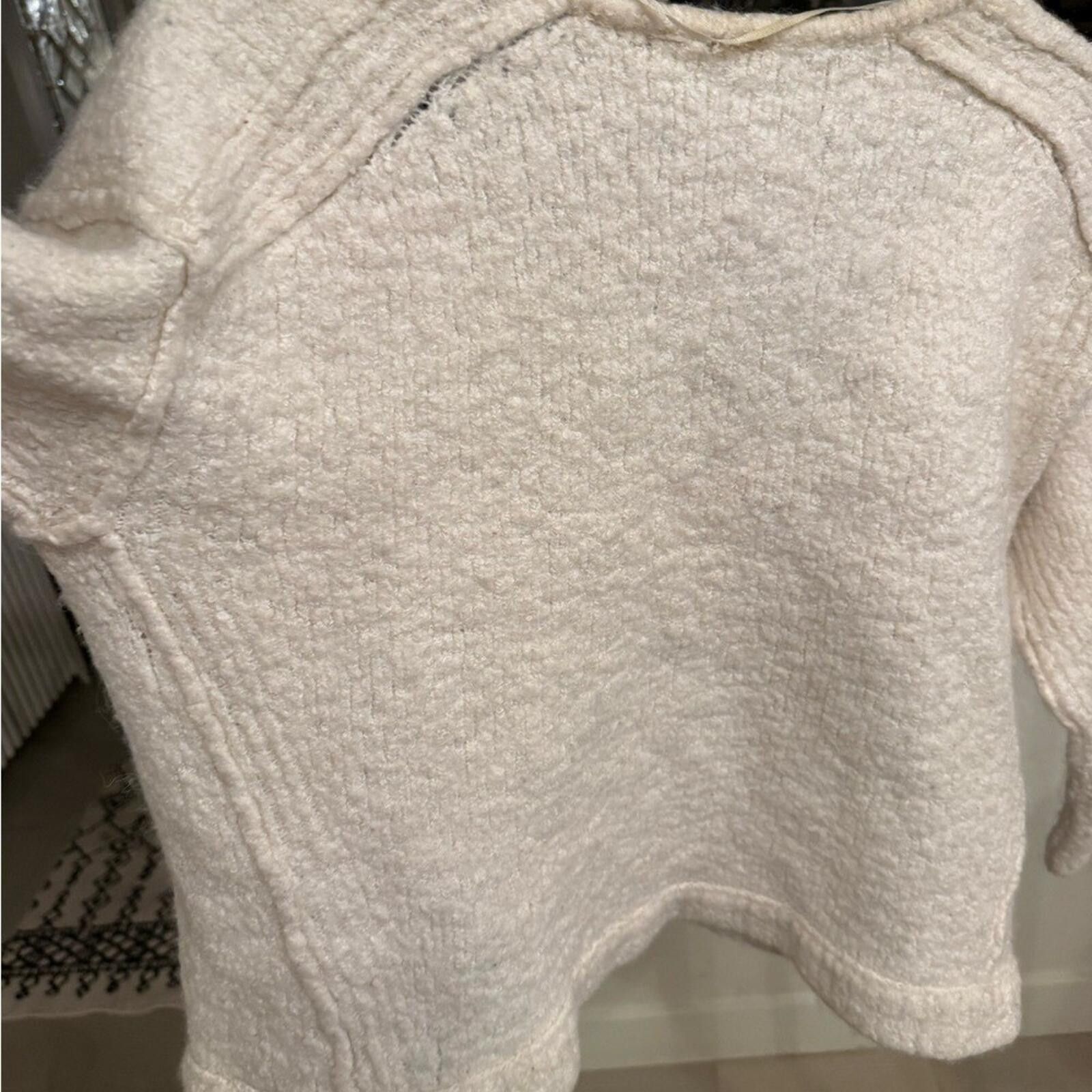 Free People Free People Ivory Cropped Structured Hem Wool Sweater Boxy M Size M / US 6-8 / IT 42-44 - 11 Thumbnail