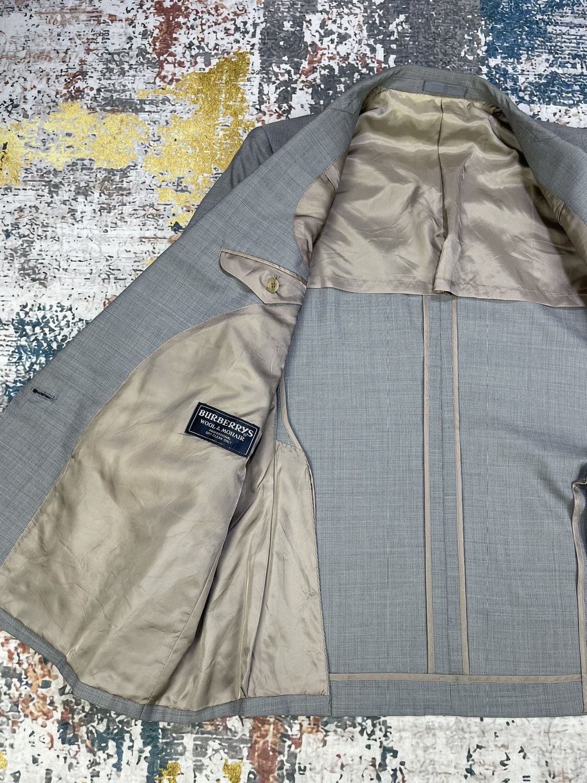 Burberry Vintage Burberrys Monogram Button Peak Lapel Blazer Size US M / EU 48-50 / 2 - 14 Thumbnail