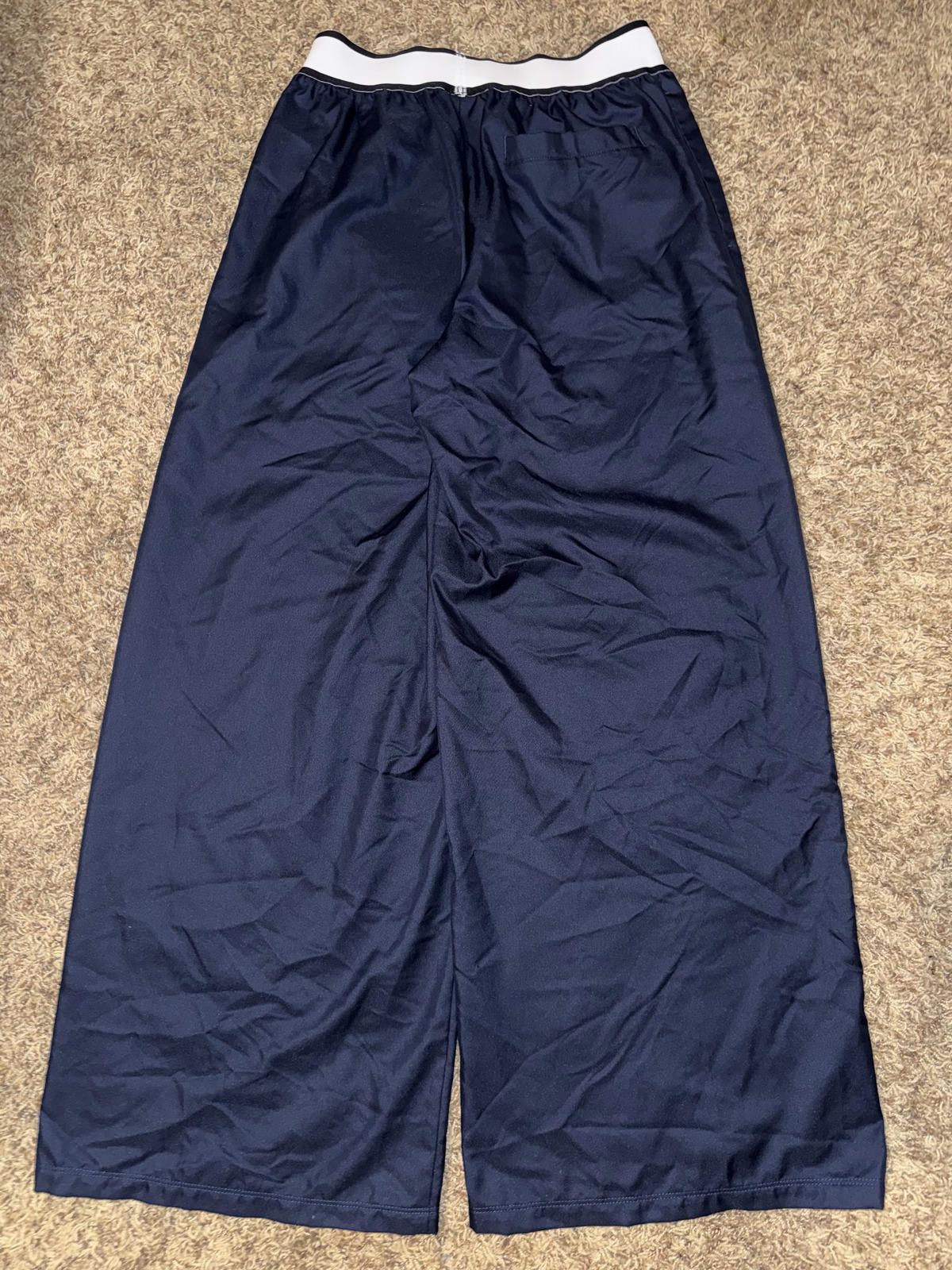 Nike Nike Women’s Sportswear Chill Poplin Loose Mid-Rise Woven Striped Pants Sample Size 28" / US 6 / IT 42 - 6 Thumbnail