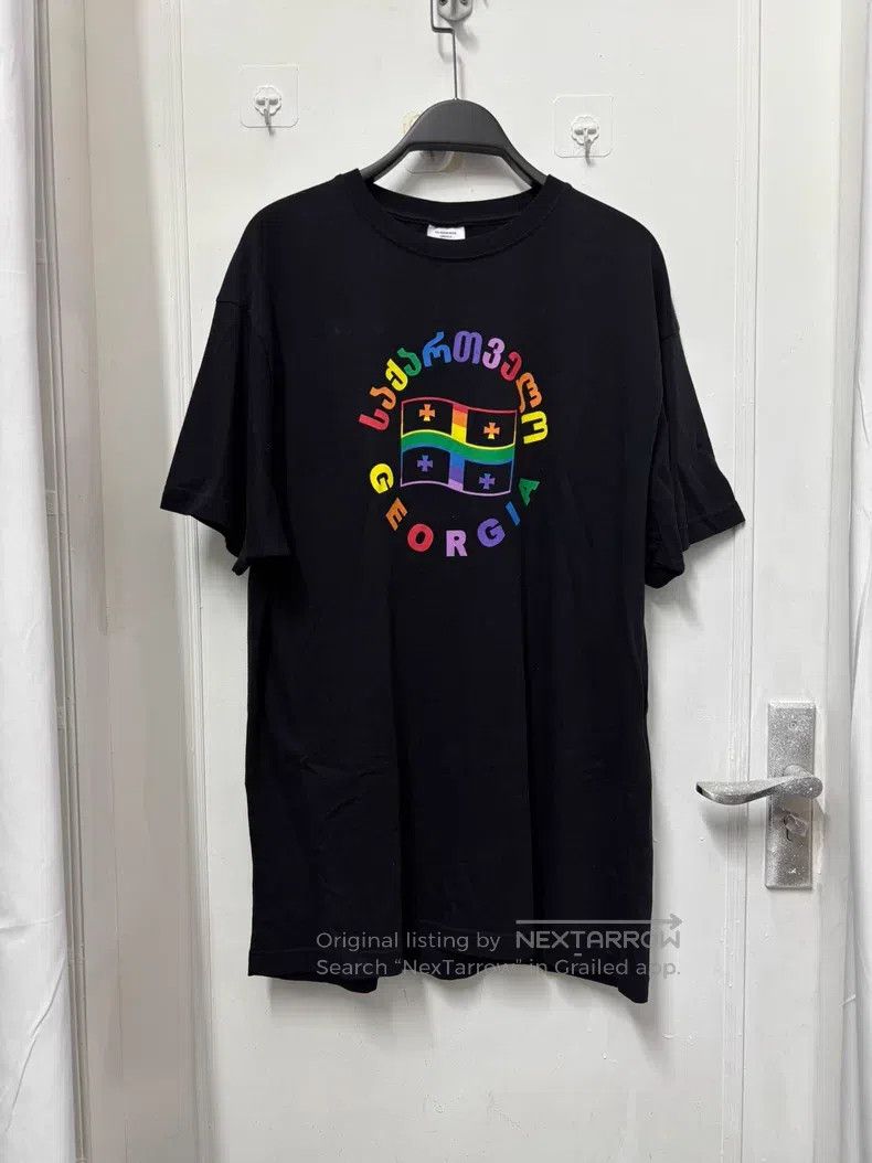 Vetements VETEMENTS Rainbow Flag Short Sleeve Size US S / EU 44-46 / 1 - 1 Thumbnail