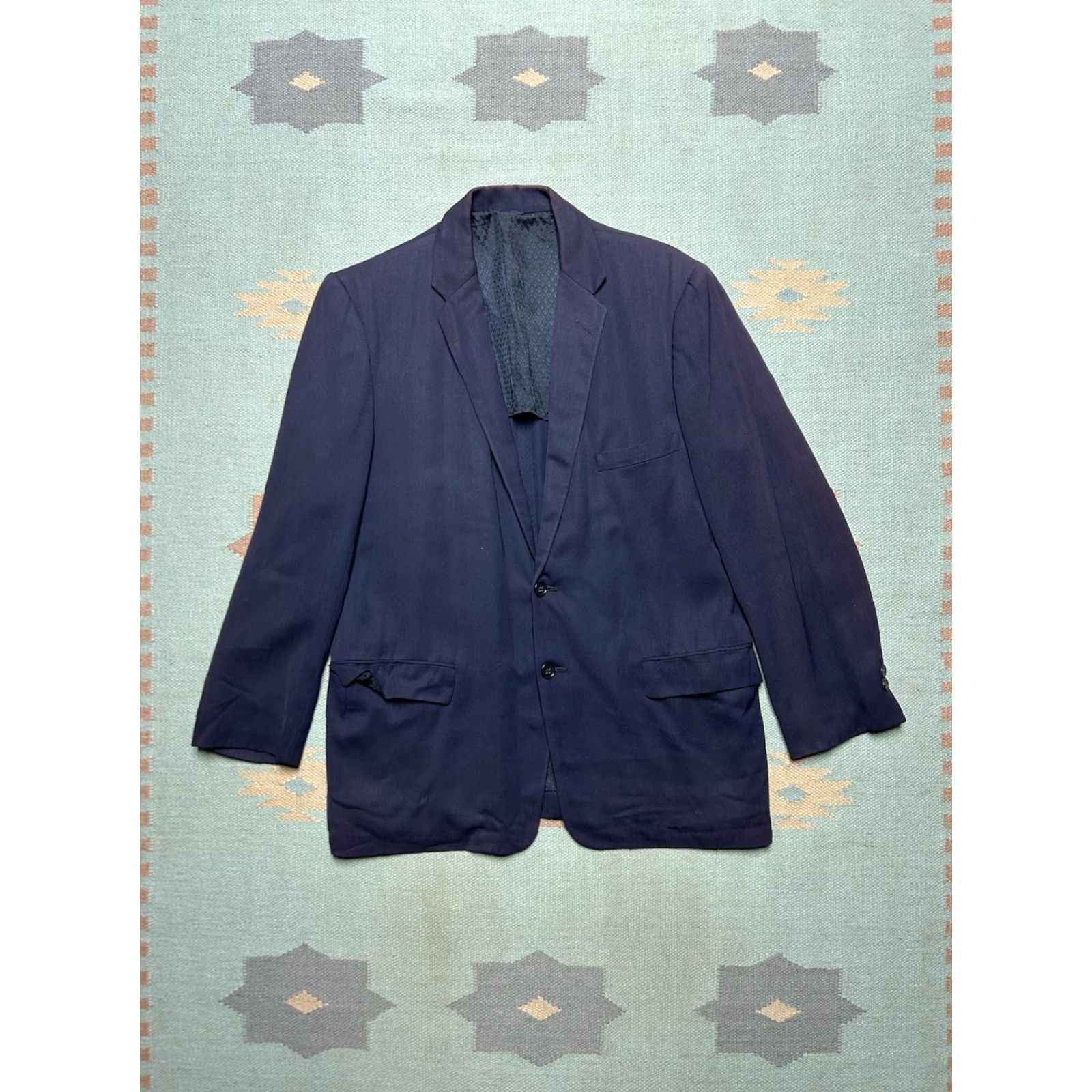 Vintage VINTAGE 1950s sport coat blazer gabardine faded navy blue Union men’s 40? 40 Navy Gabardine Union Mens 1950s Sports Coat Blazer Vintage Mens Size 40R - 2 Thumbnail