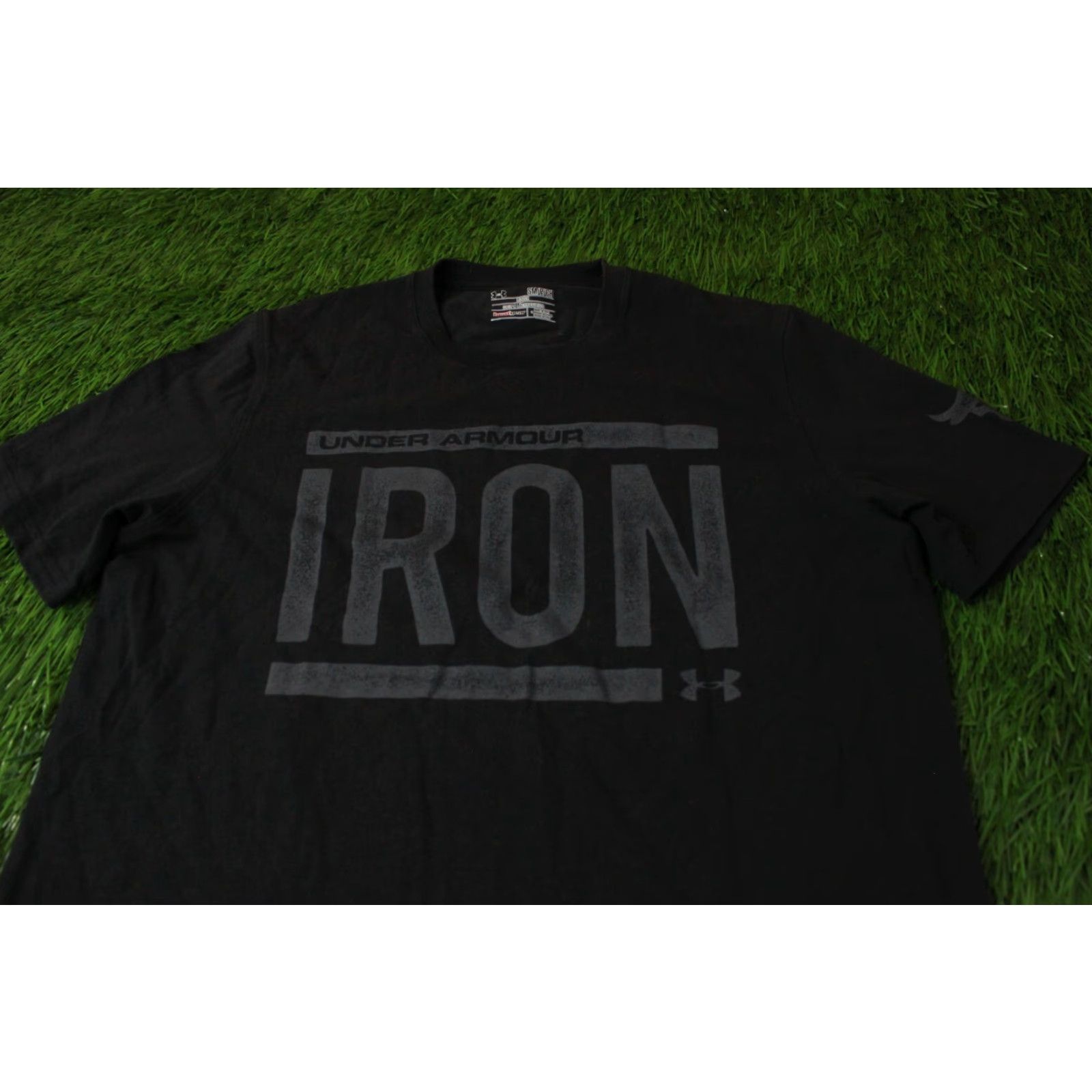 Under Armour UNDER ARMOUR IRON MENS TRAINING SHIRT JERSEY SPORT HEATGEAR Gray XS? Size US S / EU 44-46 / 1 - 2 Thumbnail