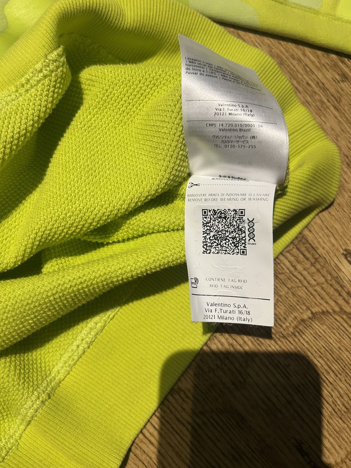 Valentino Valentino Neon Camouflage Sweatshirt - Medium Size US M / EU 48-50 / 2 - 9 Thumbnail