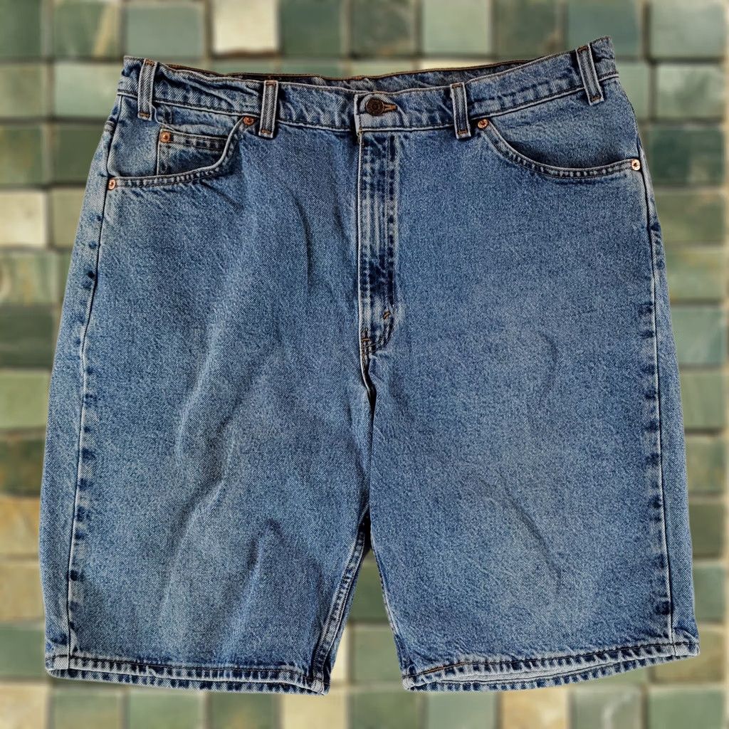 Levi's VINTAGE Levi's 550 Jorts Blue Mens 40 Regular 10.5 Inseam Relaxed Jeans Shorts 90s WW? Size US 38 / EU 54 - 1 Thumbnail