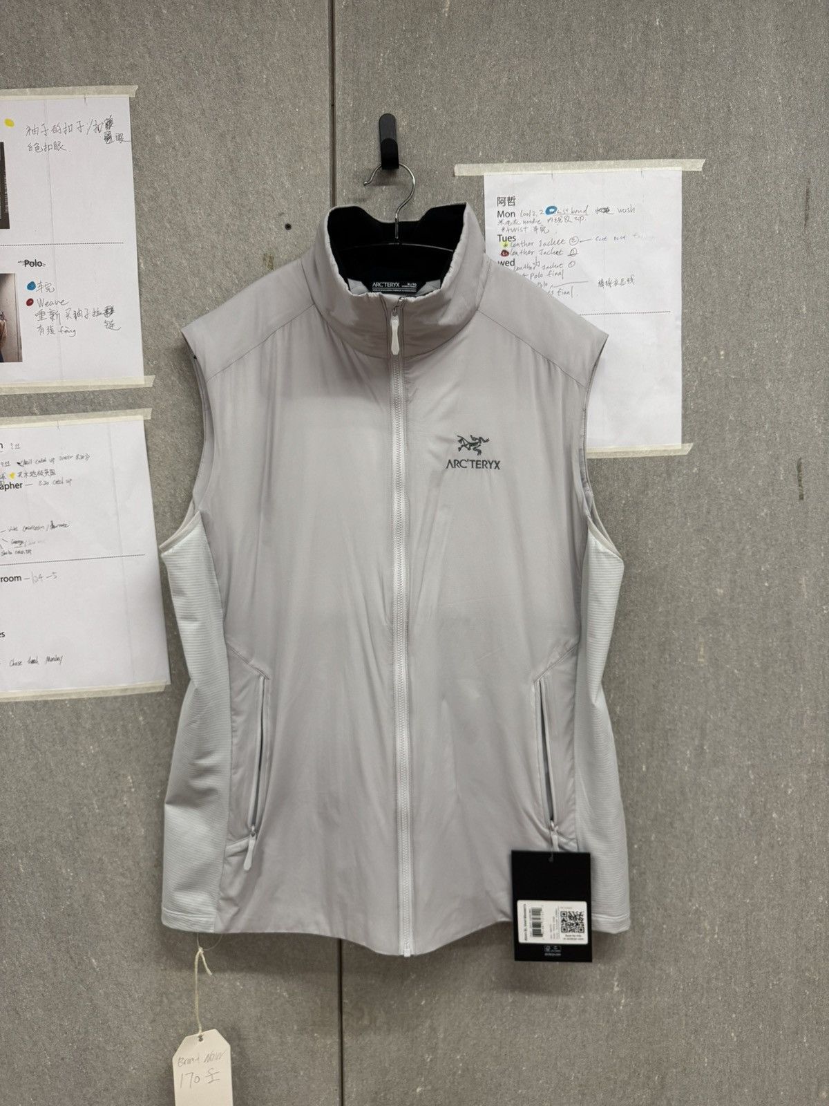 Arc'teryx Arcteryx ATOM SL lightweight solid-color sports vest Size US XL / EU 56 / 4 - 1 Thumbnail