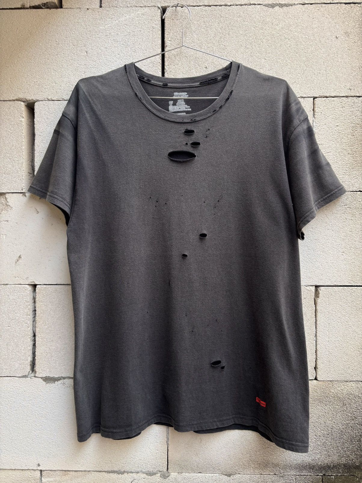 Vintage Thrashed Supreme X Hanes Distressed T-Shirt ERD Grunge Size US L / EU 52-54 / 3 - 1 Thumbnail