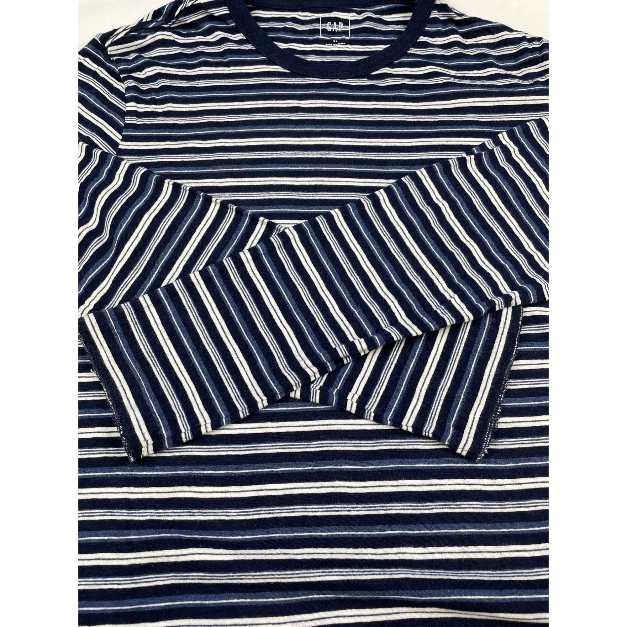 Gap Gap Men's Blue Striped Long Sleeve T-shirt Size XL SKU 4715 Size US XL / EU 56 / 4 - 5 Thumbnail