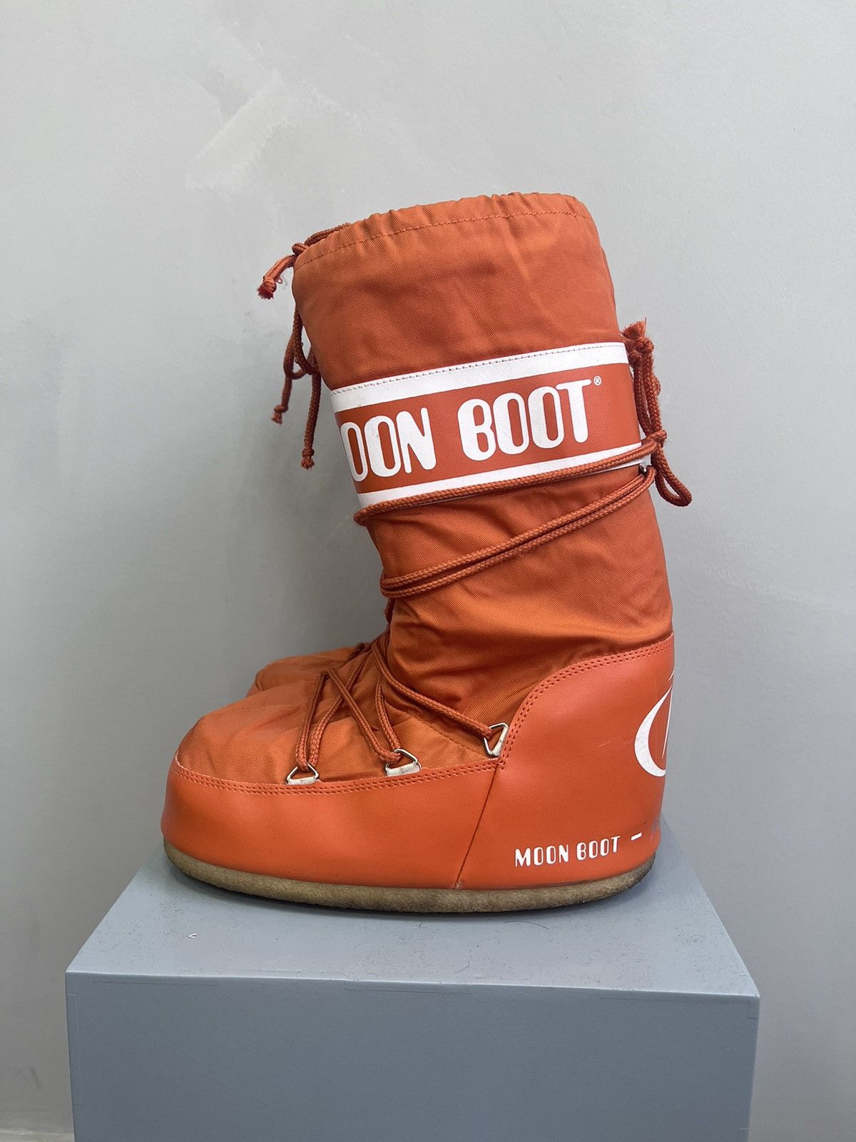 VINTAGE Y2K Moon Boot Big Logo Hi Top
