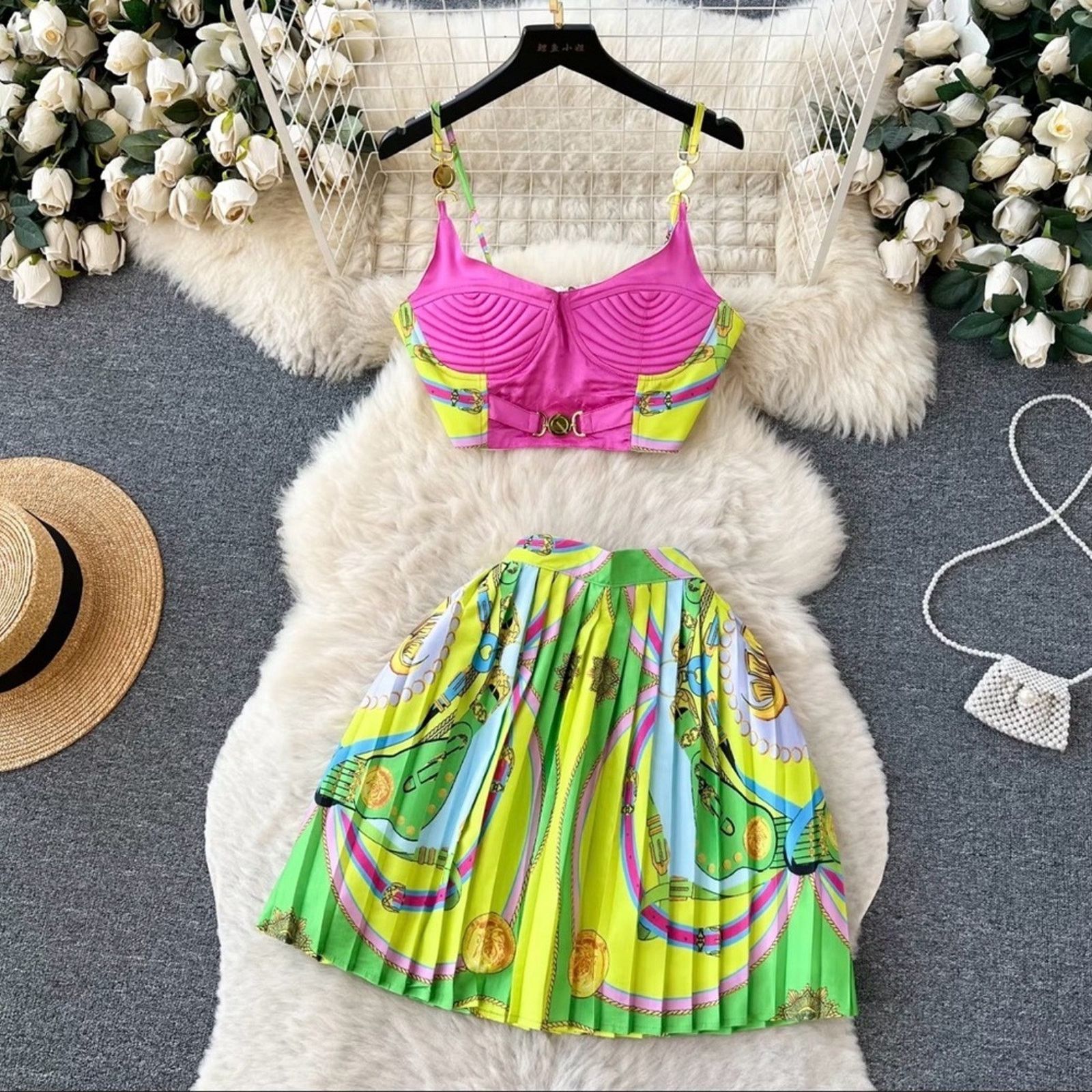 Other Vibrant Multicolor Pleated set. Top size M skirt size S Size S / US 4 / IT 40 - 3 Thumbnail