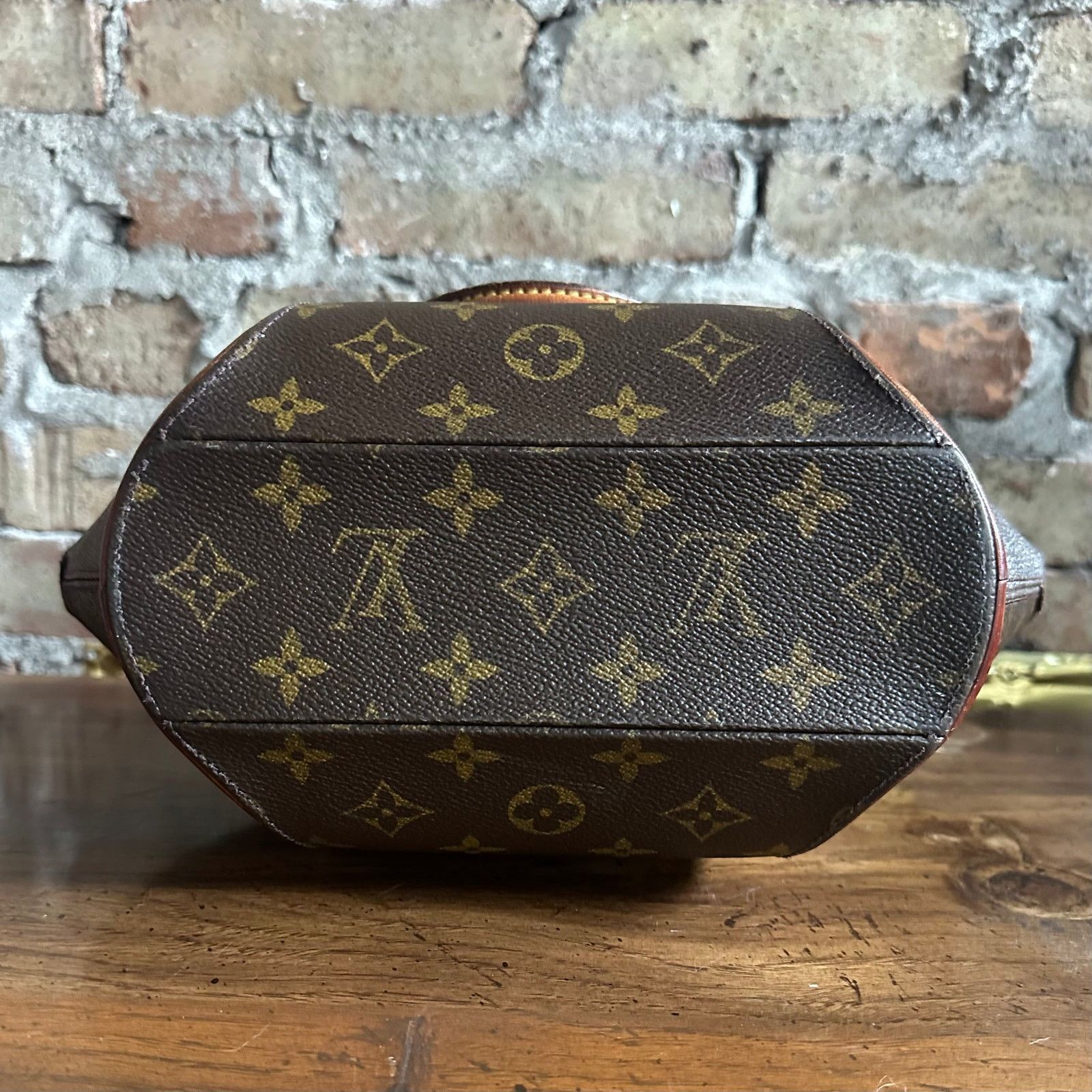 Louis Vuitton Vintage Louis Vuitton 1997 Monogram Ellipse PM Bag Size ONE SIZE - 5 Thumbnail