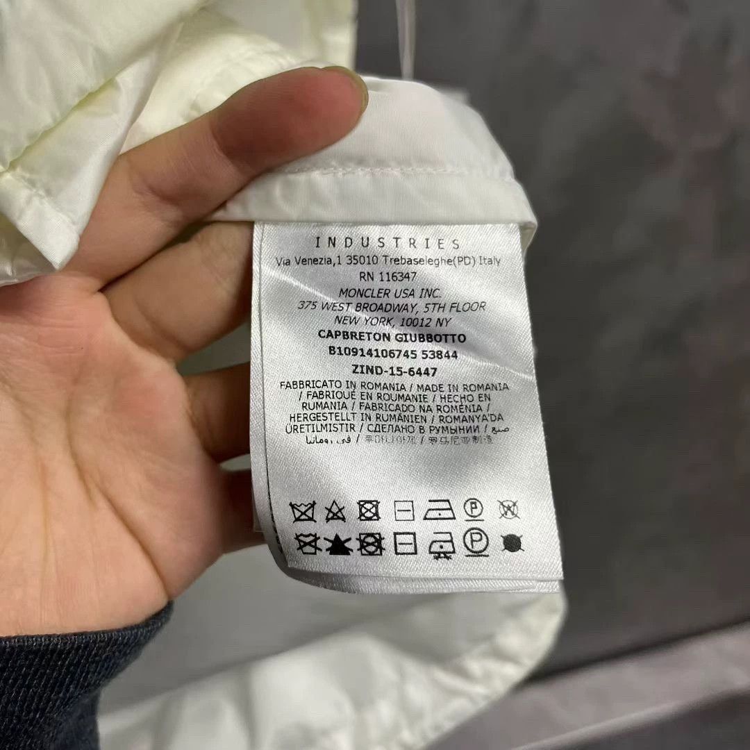 Moncler moncler white jacket with star details Size US M / EU 48-50 / 2 - 4 Thumbnail