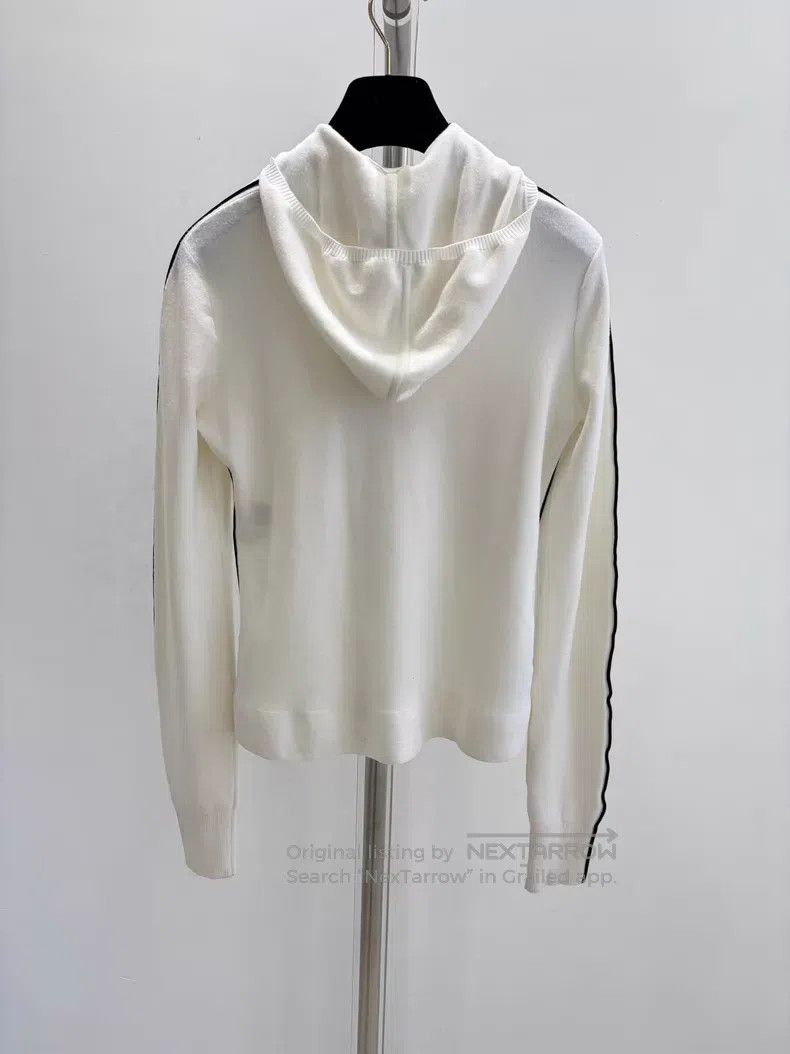 Chanel Chanel Hooded white zipper cardigan coat Size XS / US 0-2 / IT 36-38 - 2 Thumbnail
