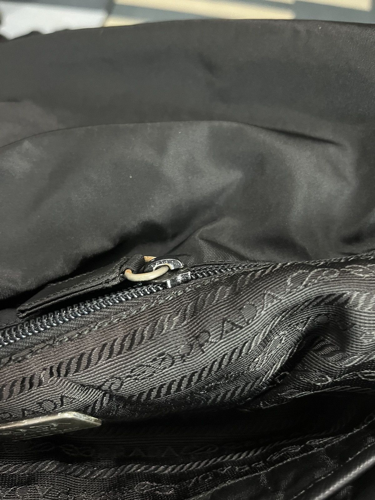 Prada Authentic PRADA Tessuto Messenger Bag Size ONE SIZE - 12 Thumbnail