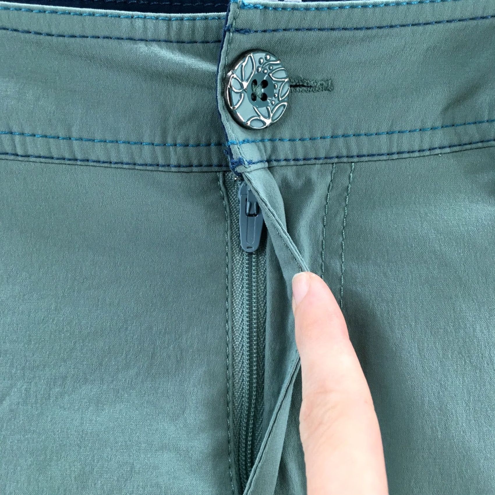 Vintage Title Nine Cargo Pants Womens 6 Blue Mid Rise Flat Front Button Pants Size 28" / US 6 / IT 42 - 3 Thumbnail