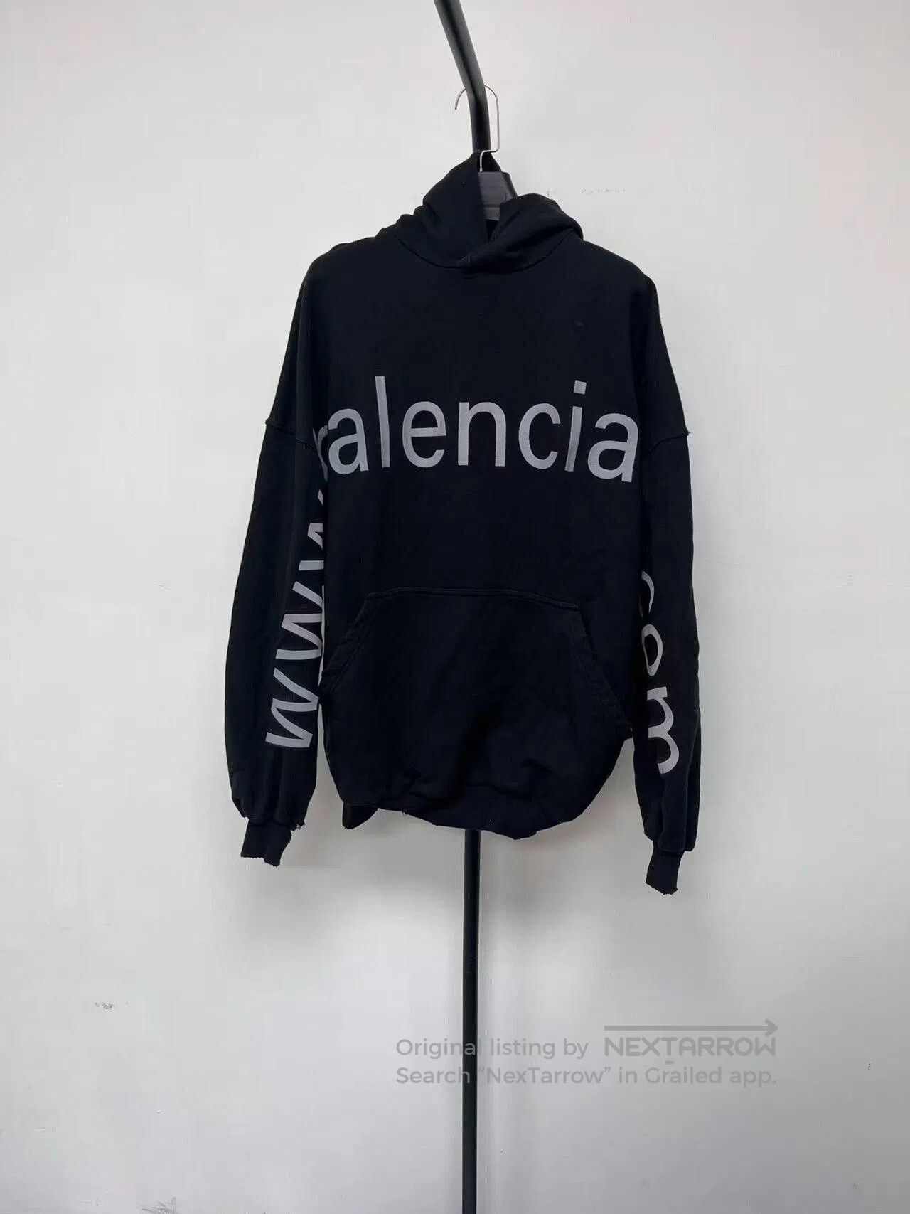 Balenciaga balenciaga logo print hooded sweatshirt black. Size US M / EU 48-50 / 2 - 1 Thumbnail