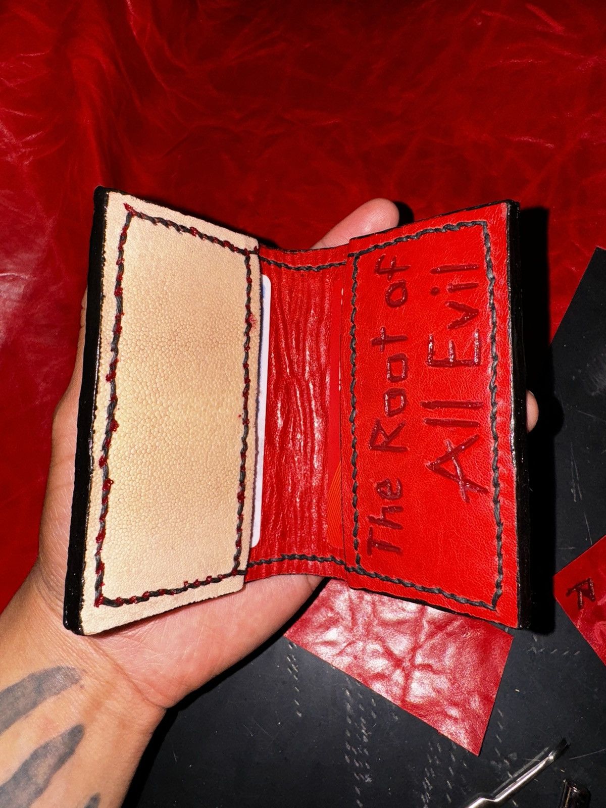 Designer “Skin-Crawling” Leather Wallet Size ONE SIZE - 7 Thumbnail