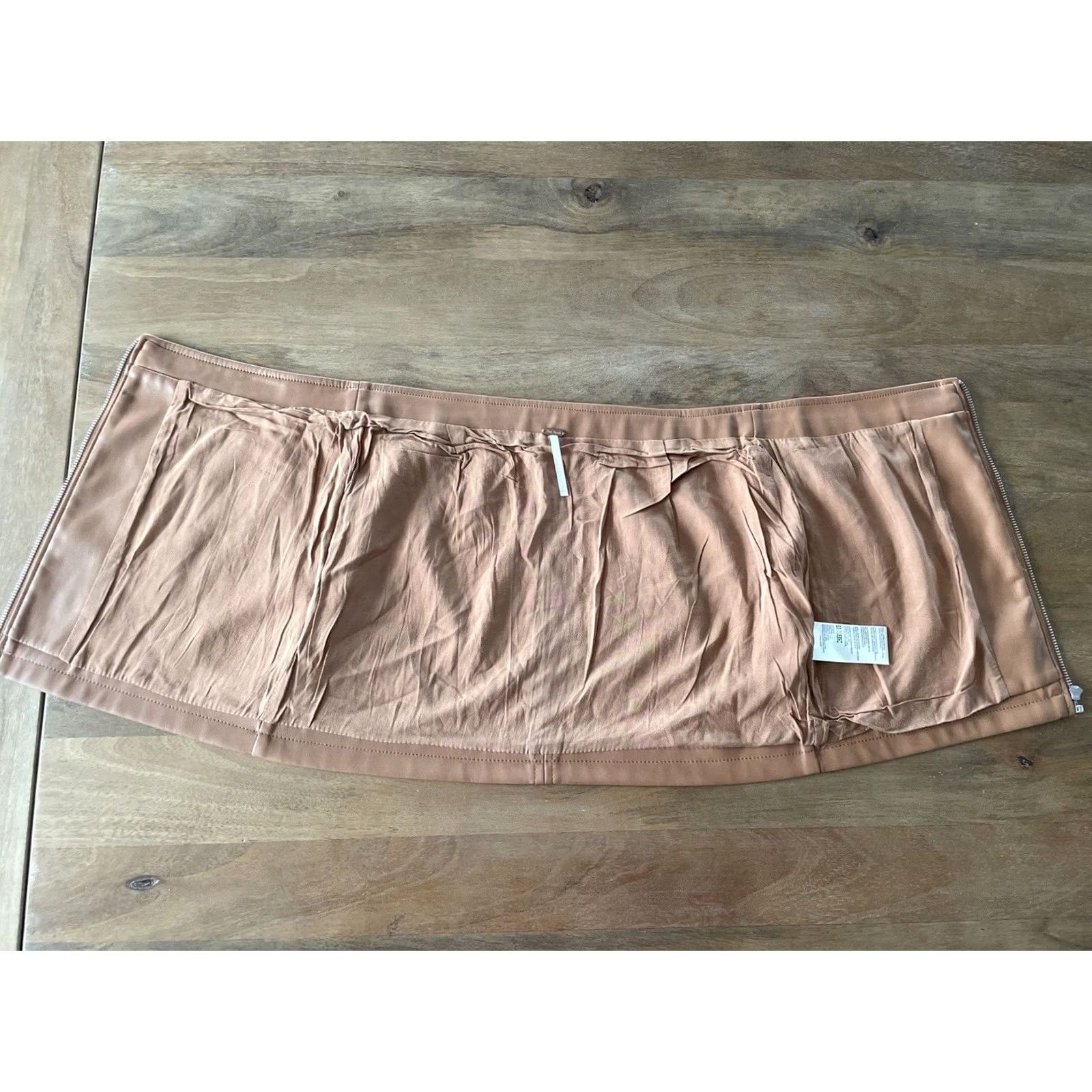 Free People VINTAGE Free People Maya Mod Vegan Faux Leather Mini Skirt Women Size 2 Tan Zip Up Wrap Size 26" / US 2 / IT 38 - 4 Thumbnail