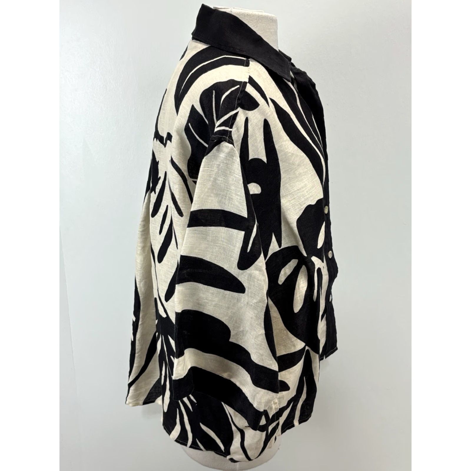 Vintage MAGASCHONI 100% Linen Button-Up Top Large Black Monstera Lagenlook Resort Wear Womens Size L / US 10 / IT 46 - 4 Thumbnail