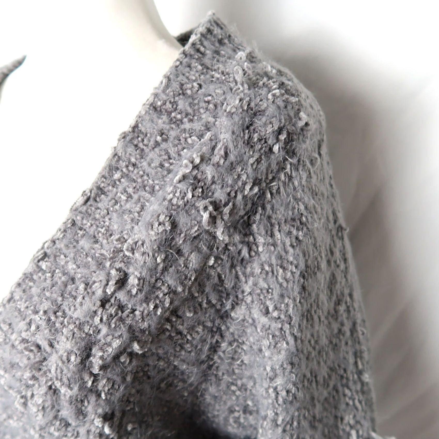 Vintage Grey chenille knit fuzzy textured cropped cardigan sweater M Size M / US 6-8 / IT 42-44 - 2 Thumbnail
