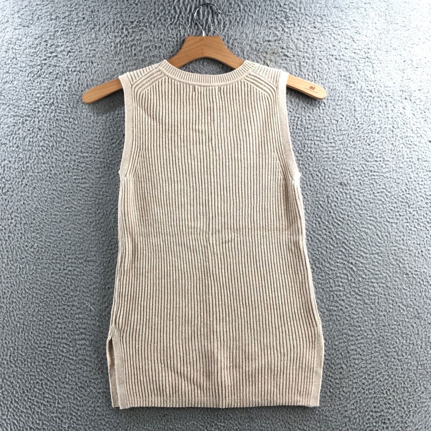 Banana Republic Banana Republic Sweater Womens XS Beige Sleeveless Ribbed Knit Tank Top Size XS / US 0-2 / IT 36-38 - 7 Thumbnail