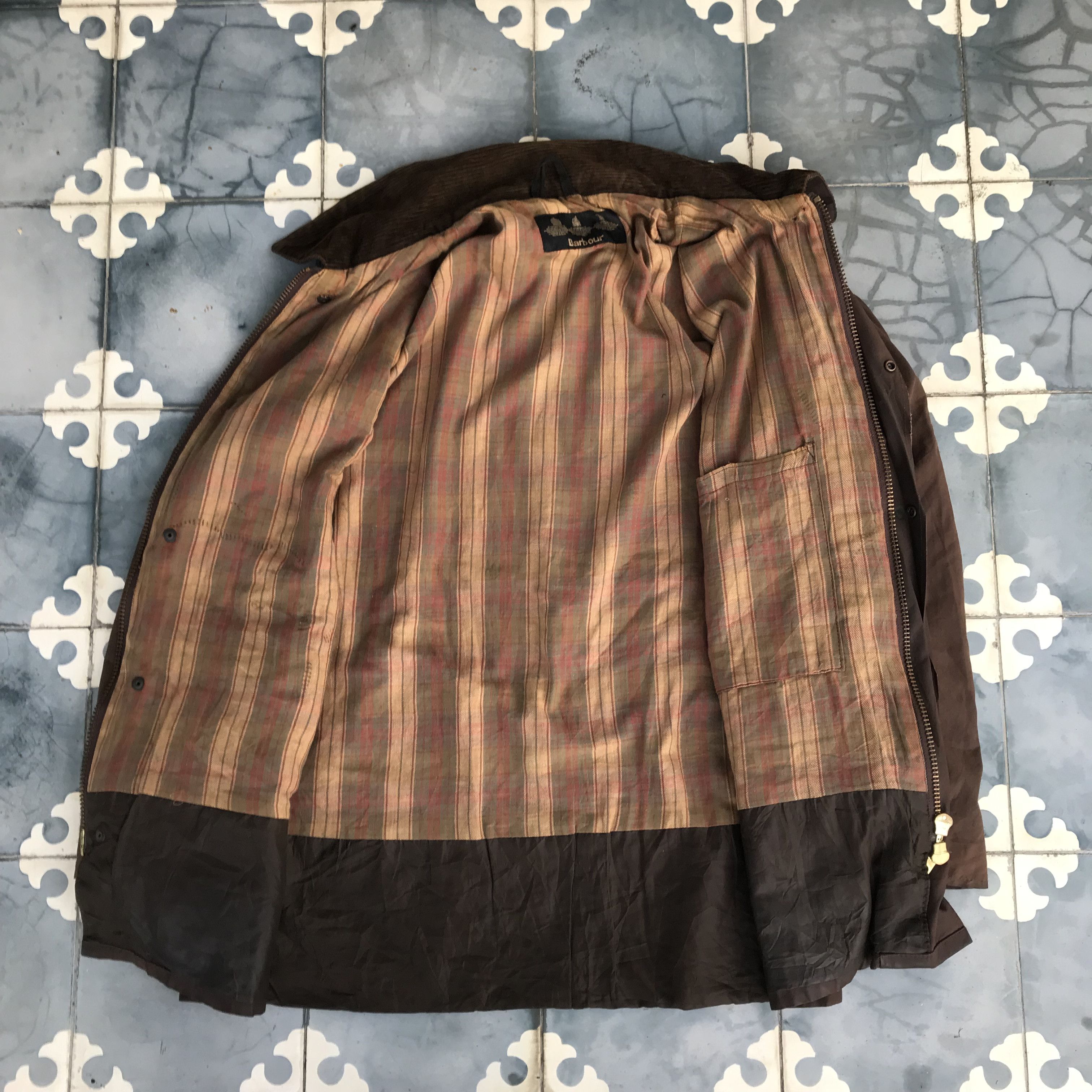 Barbour Vintage Barbour Beaufort Brown Wax Jacket Iconic tartan Size US L / EU 52-54 / 3 - 5 Thumbnail