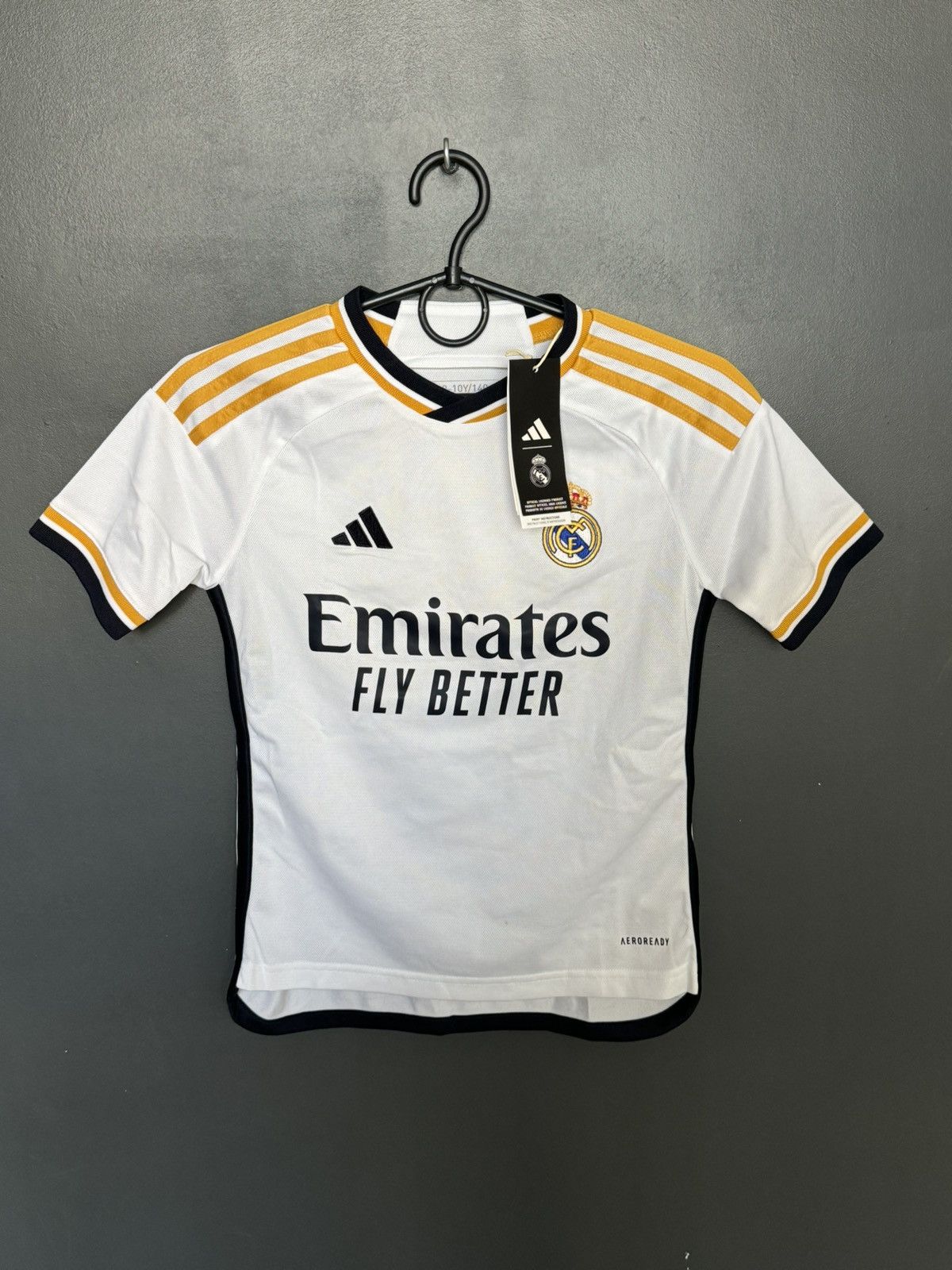 Adidas KIDS New Real Madrid 23/24 Home Ronaldo Football Jersey Size US XS / EU 42 / 0 - 2 Thumbnail