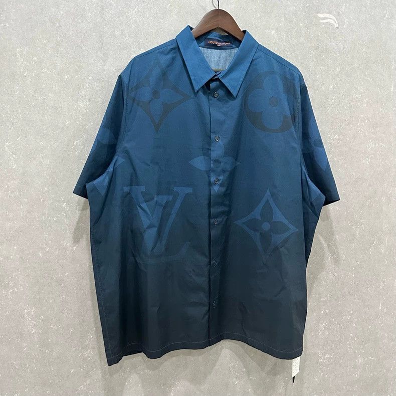 Louis Vuitton Louis Vuitton size 5l Blue gradient presbyopic full print Size US M / EU 48-50 / 2 - 3 Thumbnail