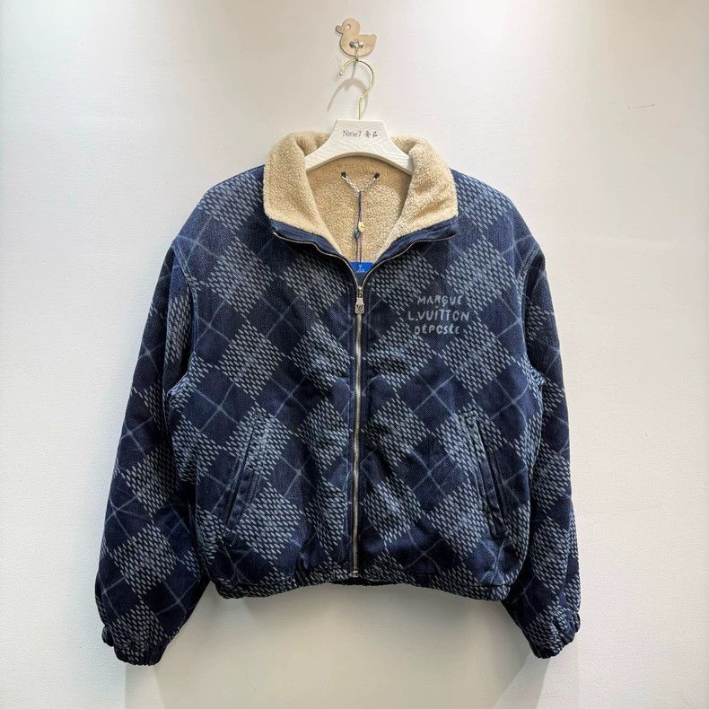 Louis Vuitton Louis Vuitton 25 new cashmere jacket Size US S / EU 44-46 / 1 - 1 Thumbnail