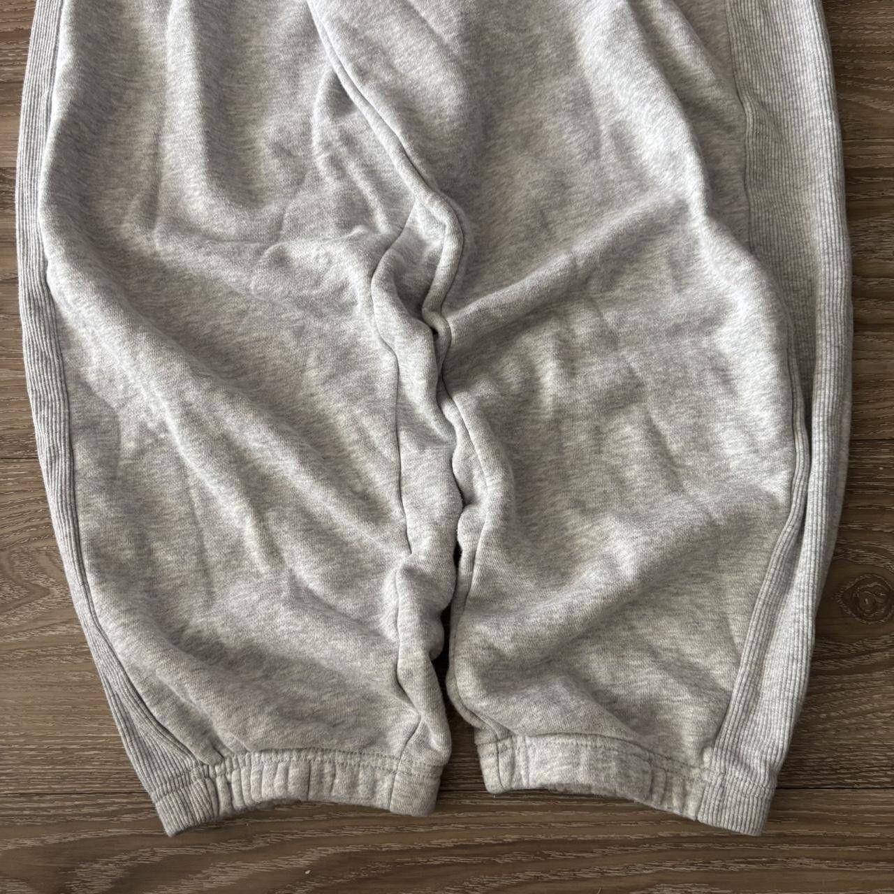 Vintage Crazy Vintage Y2K/2000s Baggy Light Grey Skater Essential Sweatpants! Fits M Size US 34 / EU 50 - 5 Thumbnail
