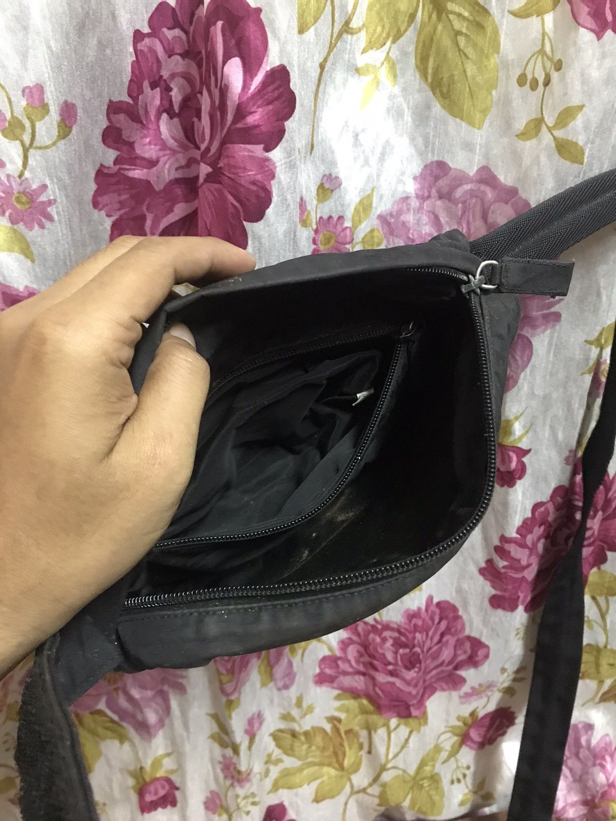 Prada Authentic Prada Tape Shoulder Size ONE SIZE - 3 Thumbnail