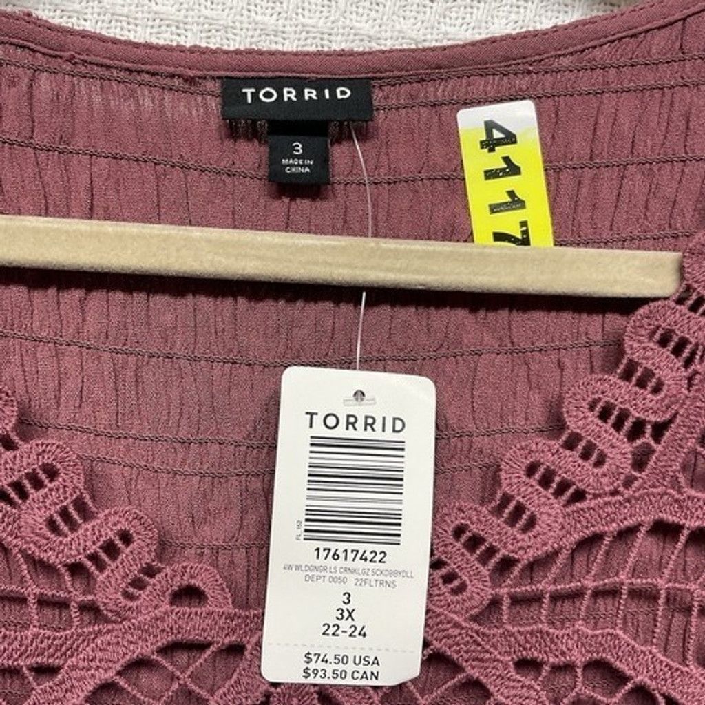 Torrid NWT Torrid Crinkle Bell Sleeve Lace Swiss Dots Tunic Women3X Size ONE SIZE - 2 Thumbnail