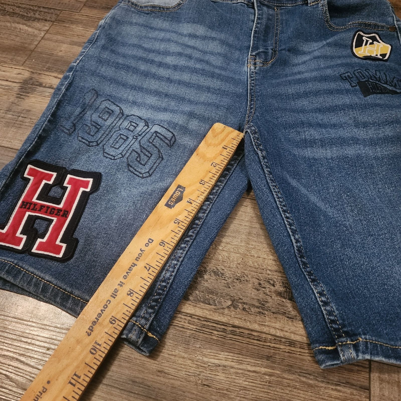 Tommy Hilfiger Tommy Hilfiger Y2K VTG denim shorts patches Size 18 2316 Size US 28 / EU 44 - 2 Thumbnail