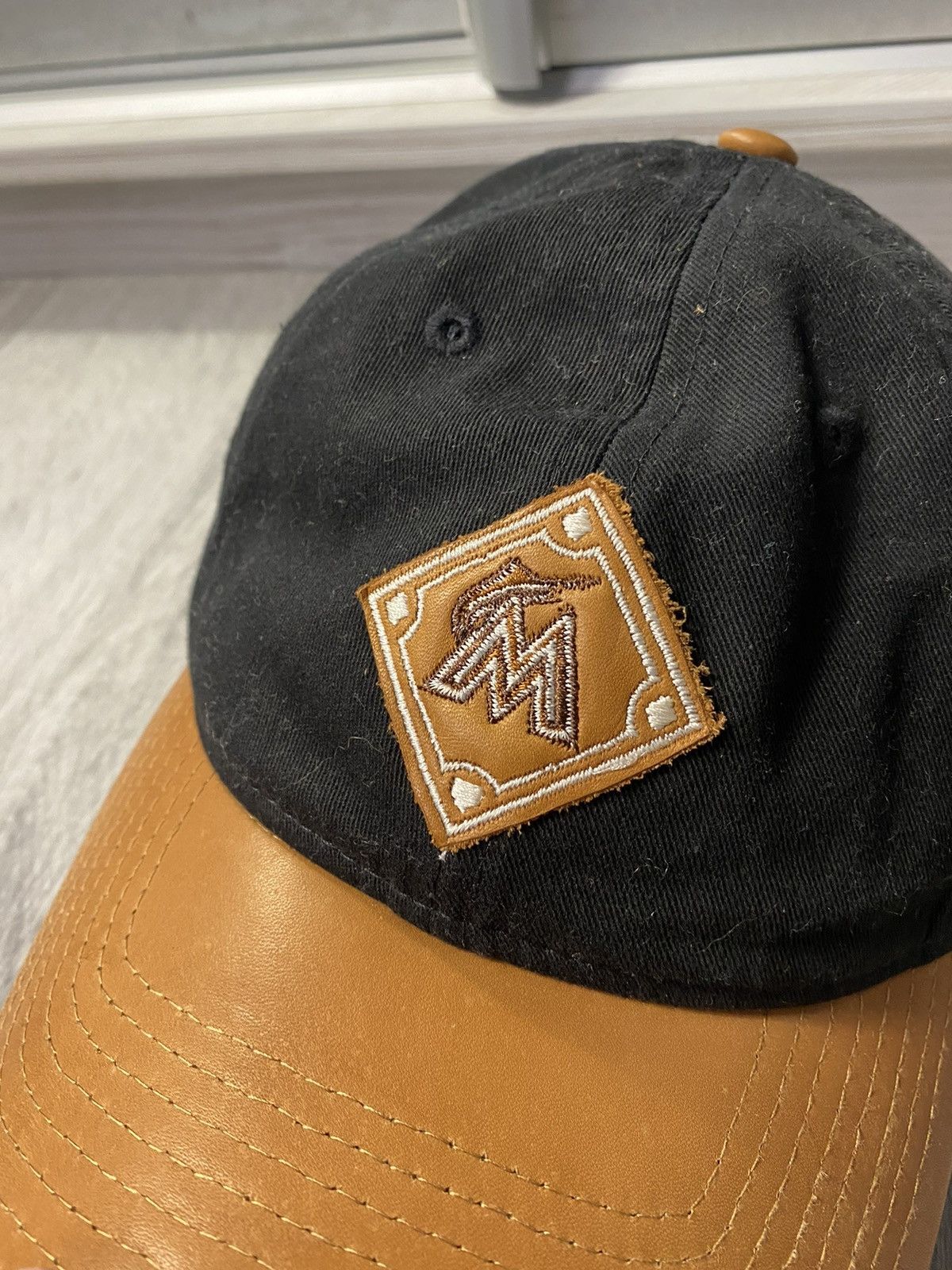 New Era × Wilson Wilson x New Era x Genuine Merchandise Cap Leather Visor Size ONE SIZE - 4 Thumbnail