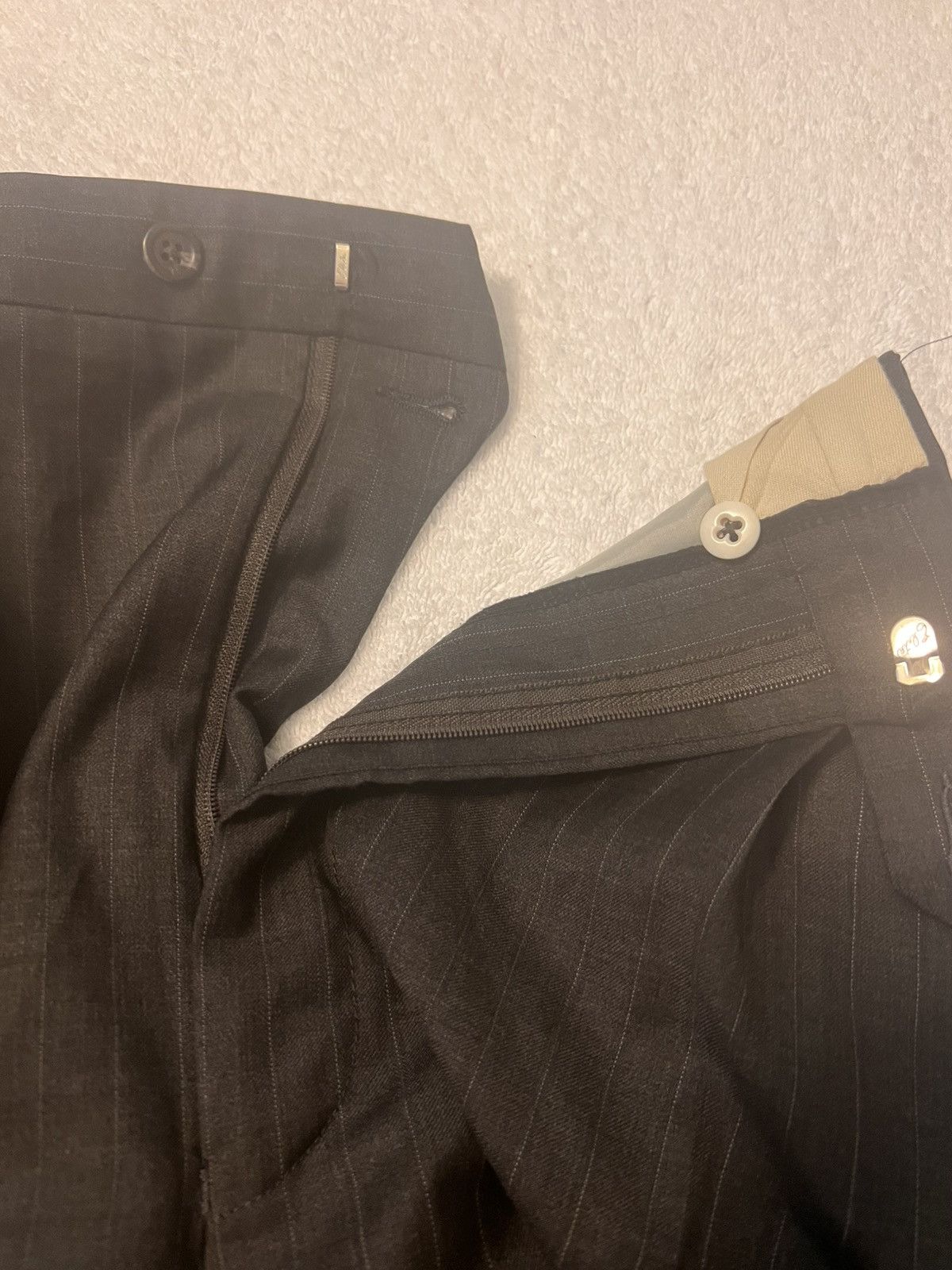 Chaps Ralph Lauren RALPH LAUREN CHAPS 2 PC SUIT- GREY PINSTRIPES- VINTAGE Size 44L - 13 Thumbnail