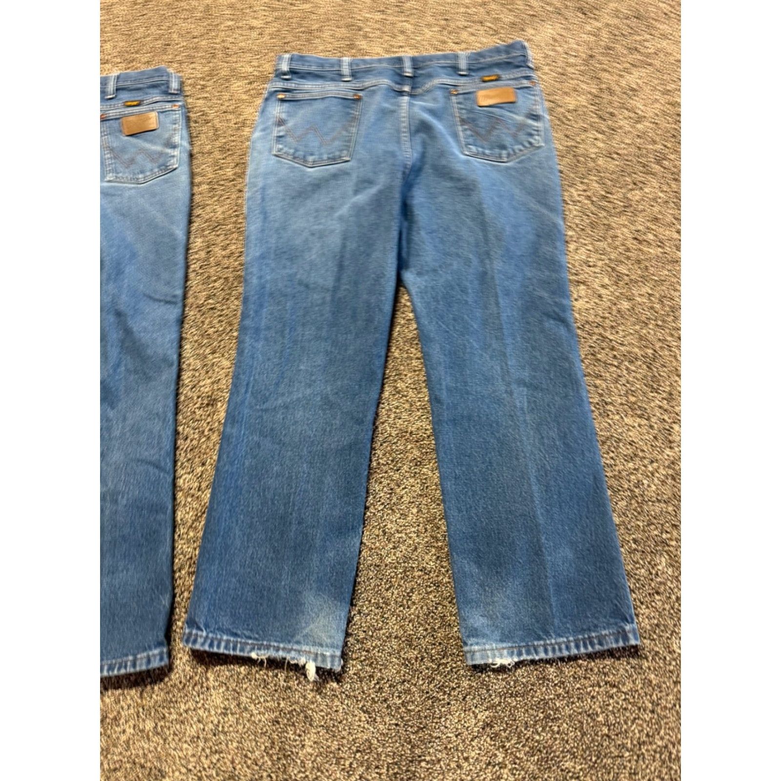 Wrangler Wrangler 936 Jeans 38 Blue Denim Bootcut Distressed 38x29 Men Pan 5-Pocket Wrangler 936 Bootcut Jeans Size 38 Mens Regular Blue Denim Distressed Jeans Size US 38 / EU 54 - 5 Thumbnail