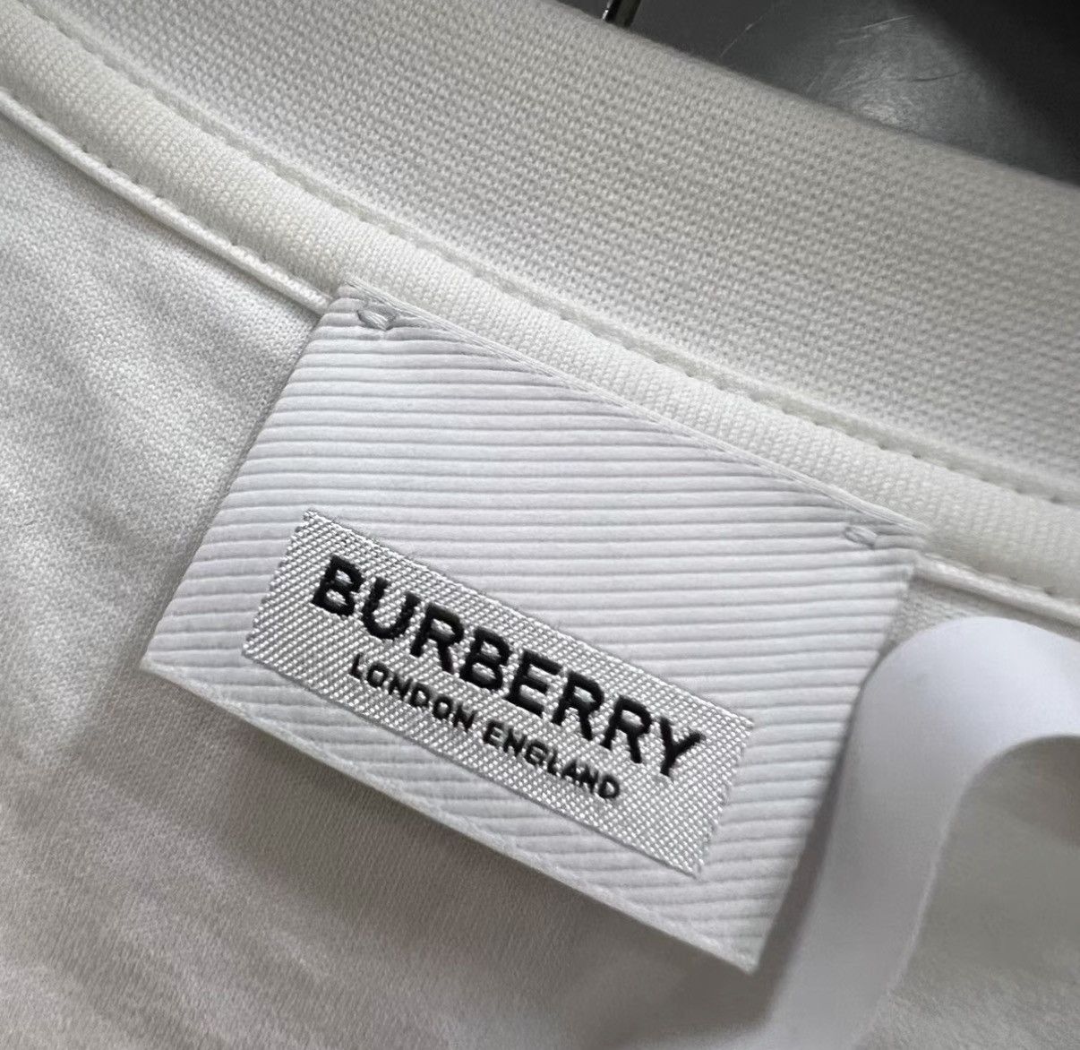 Burberry Burberry Rubber Printed Polka Dot Short-Sleeve T-shirt J41 Size M / US 6-8 / IT 42-44 - 4 Thumbnail