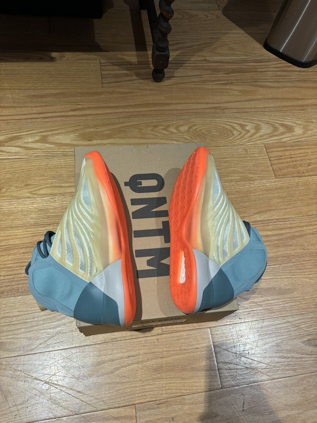 Adidas Adidas Yeezy Kanye west yzy qntm hi res coral size 10 Size US 10 / EU 43 - 4 Thumbnail