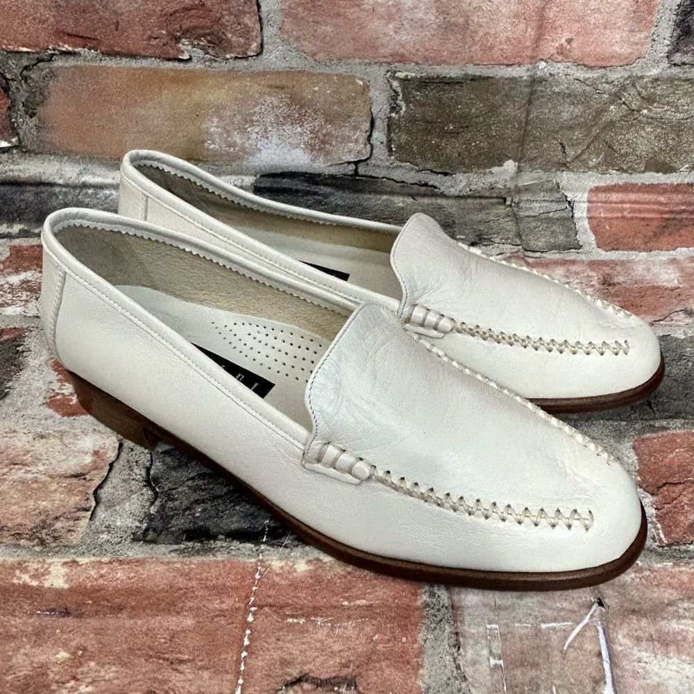 Other Amalfi White Leather Loafers Size 8 Size US 8 / IT 38 - 1 Thumbnail