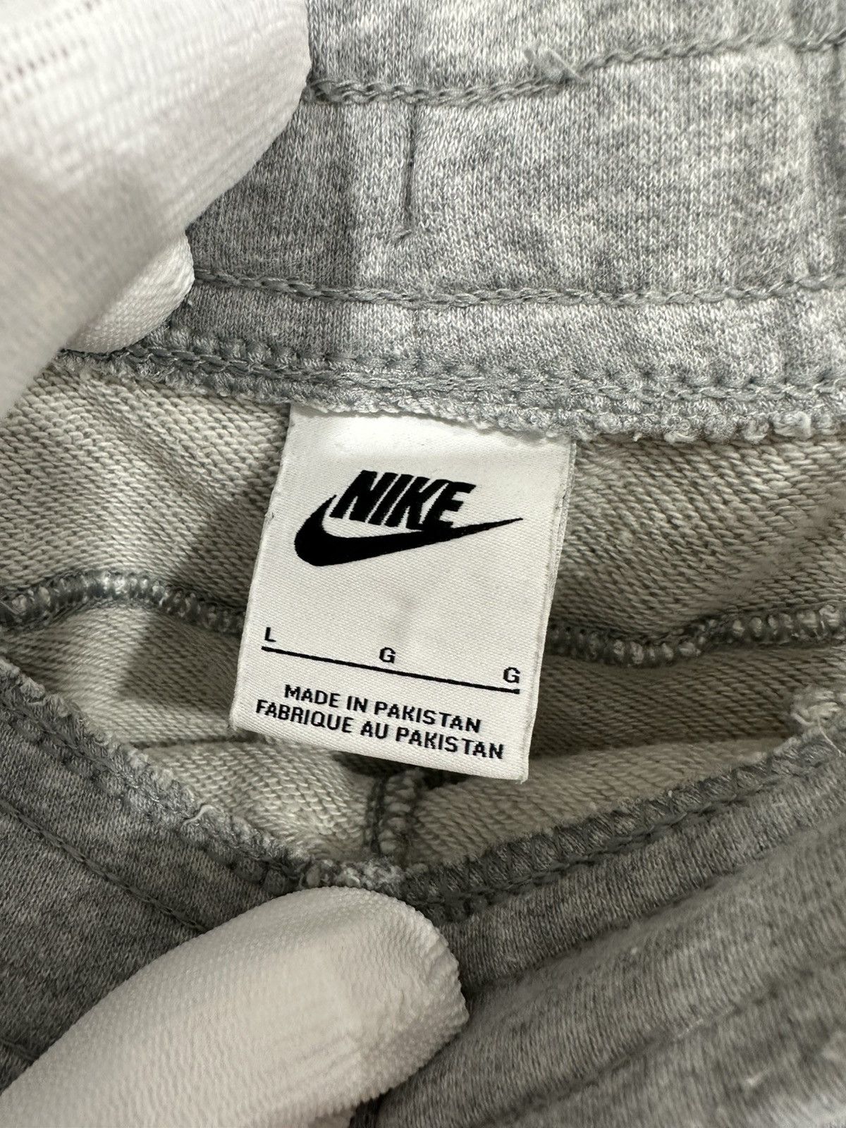 Nike Nike Scattered Logos Embroidery Shorts Gray Size L Size US 34 / EU 50 - 6 Thumbnail