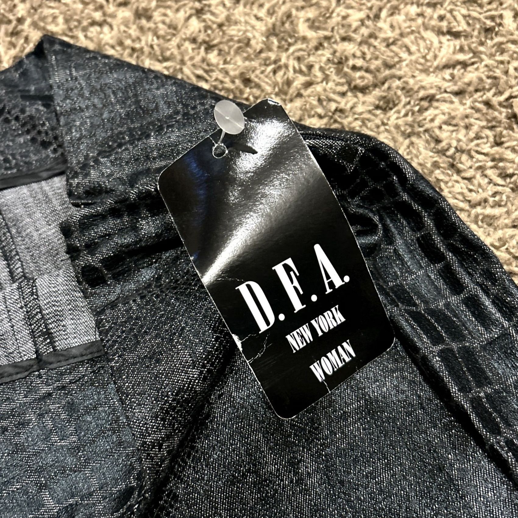 Vintage D.F.A. New York Women’s Skirt 24W Knee Length Snake Print Zipper Pencil Plus Size Black NWT Size 42" / US 20 - 3 Thumbnail