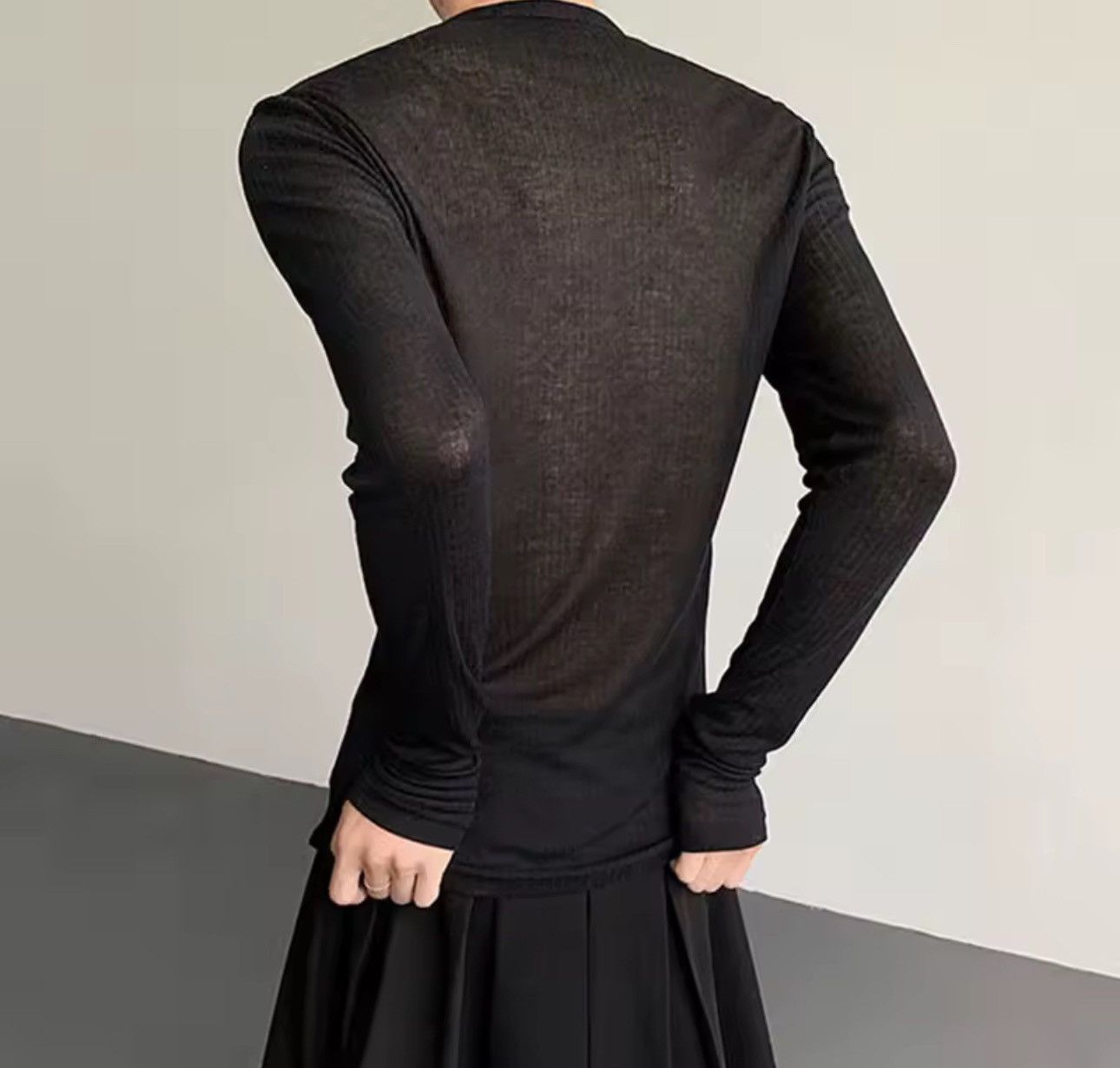 Other Casual Design Thin O-neck Black Streetwear Long Sleeve Size US M / EU 48-50 / 2 - 5 Thumbnail