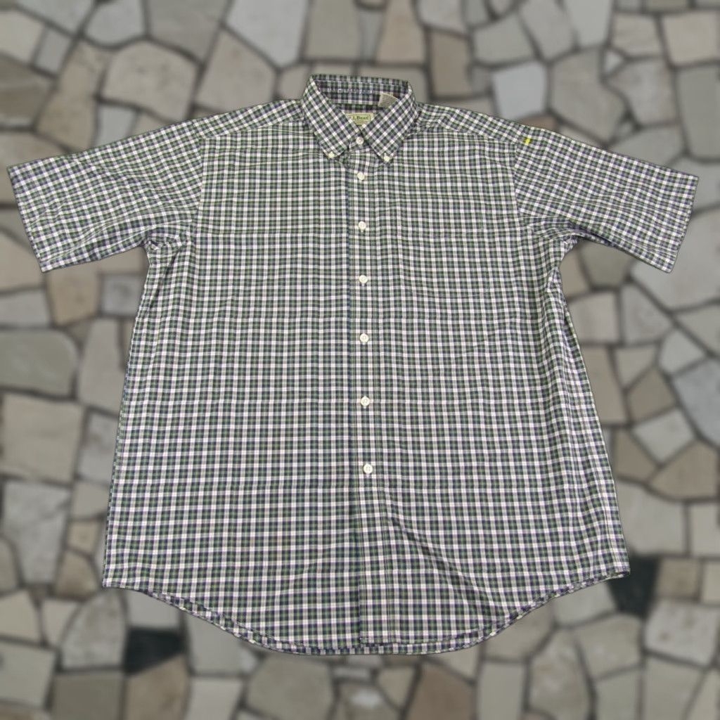Vintage VINTAGE L.L. Bean Men's Short Sleeve Plaid Button-Up Shirt Casual Outdoor Travel Medium Blue Size US M / EU 48-50 / 2 - 1 Thumbnail