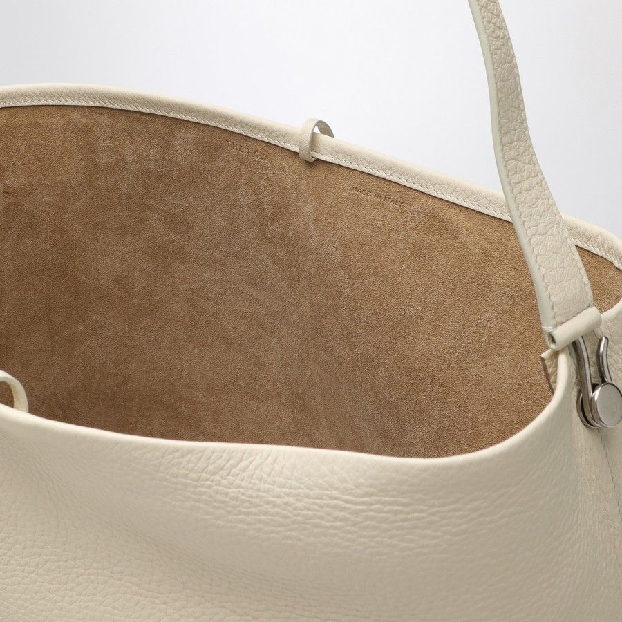 The Row o1d2blof1024 Size: OS / Tote Bag in Ivory Size ONE SIZE - 4 Thumbnail