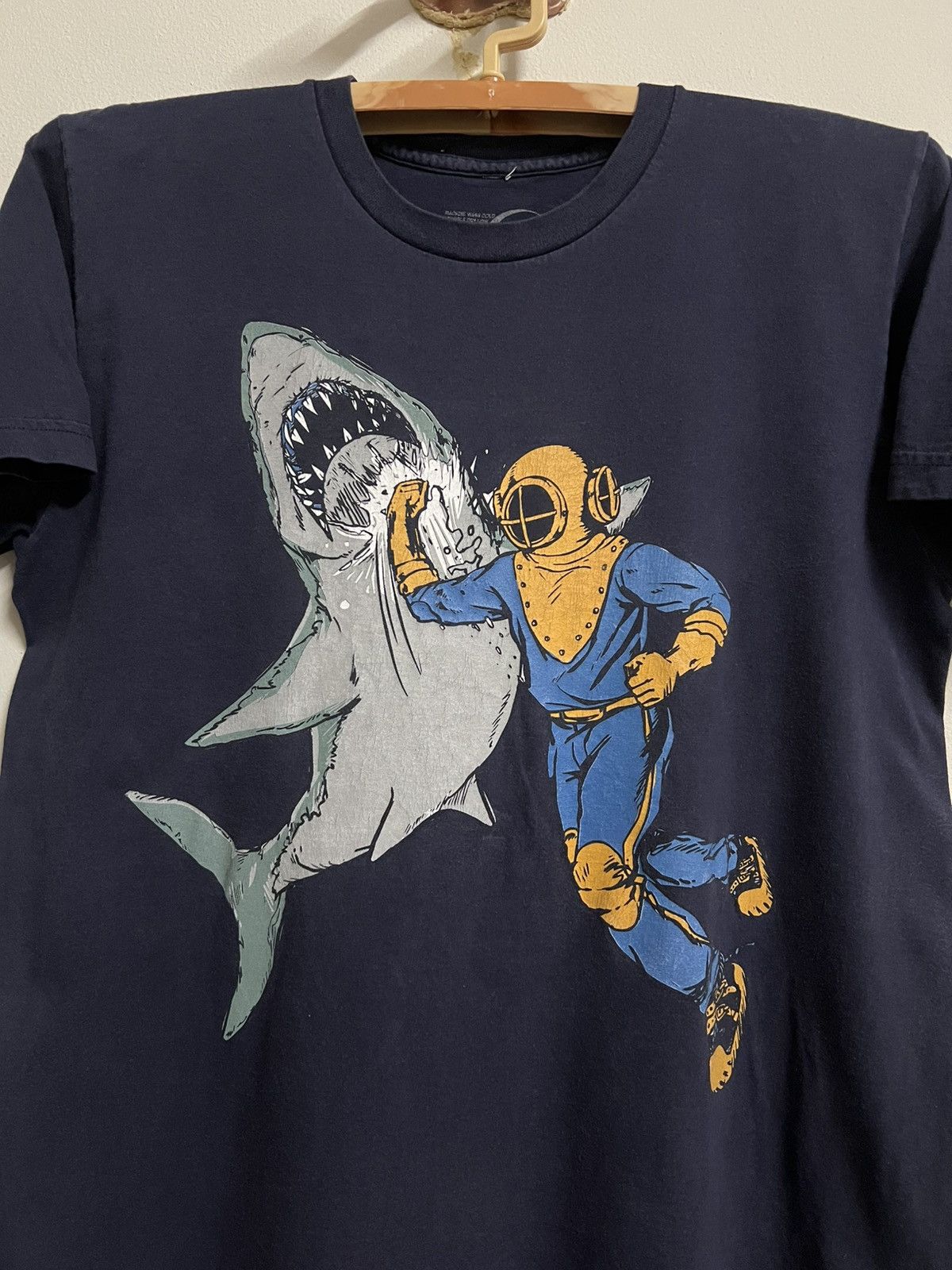 Other Vintage Shark Diver Graphic T Shirt Made USA Size US M / EU 48-50 / 2 - 1 Thumbnail