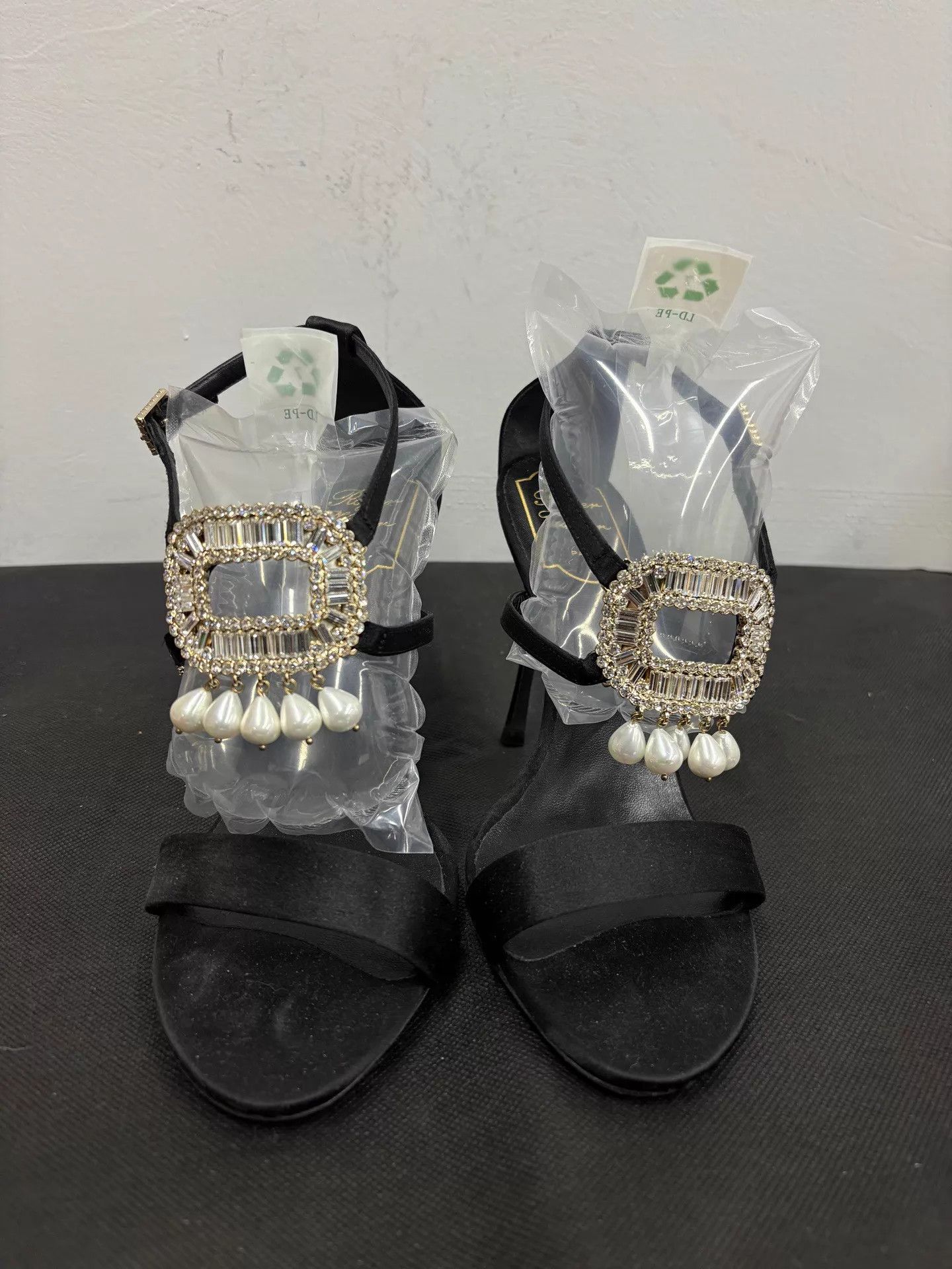 Roger Vivier RV Satin Buckle Crystal Pearl Sandals EUR 37 Size US 6.5 / IT 36.5 - 2 Thumbnail